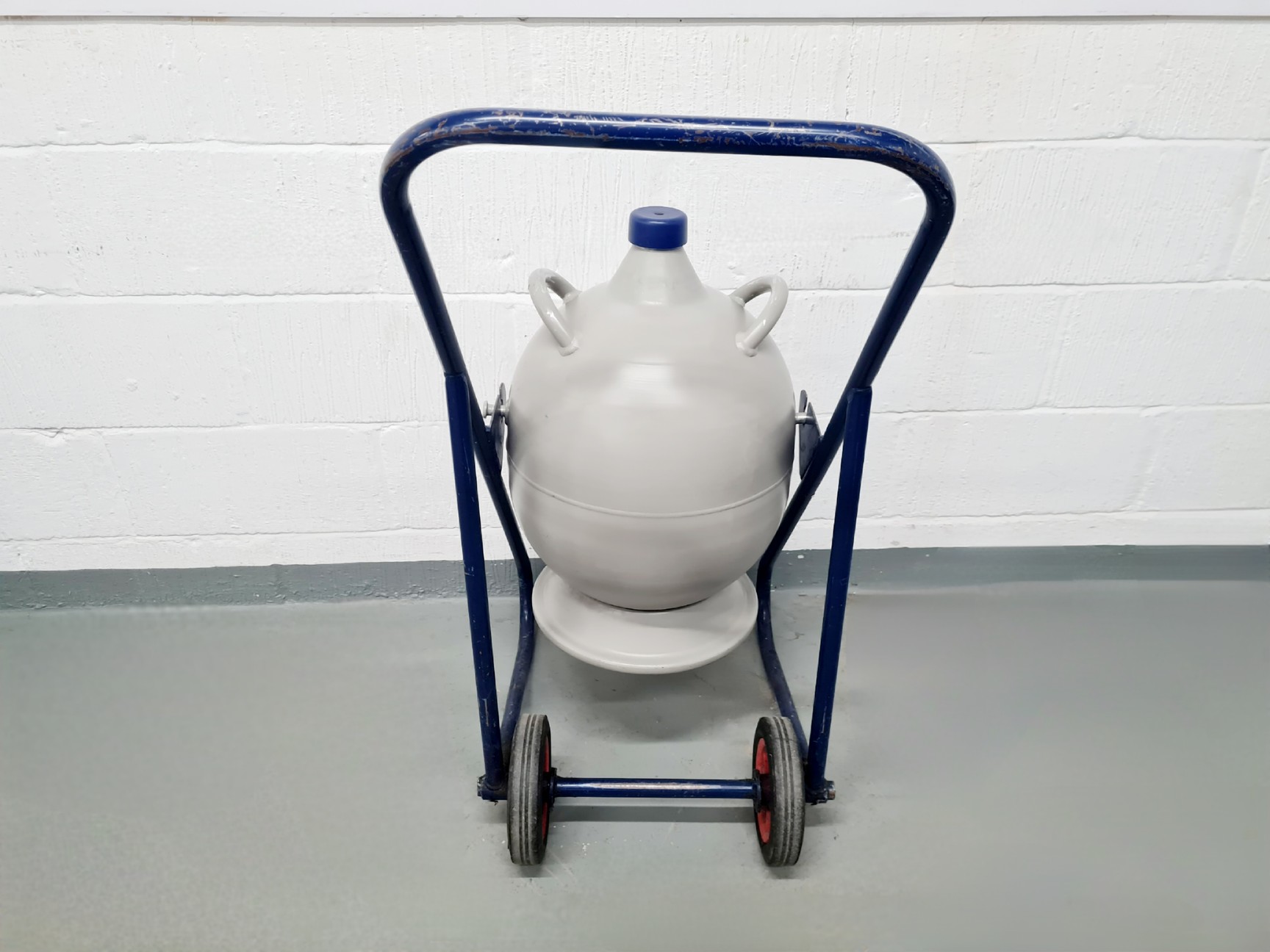 Image of StateBourne Cryolab 25 with Transport Trolley - 25 Litres Lab