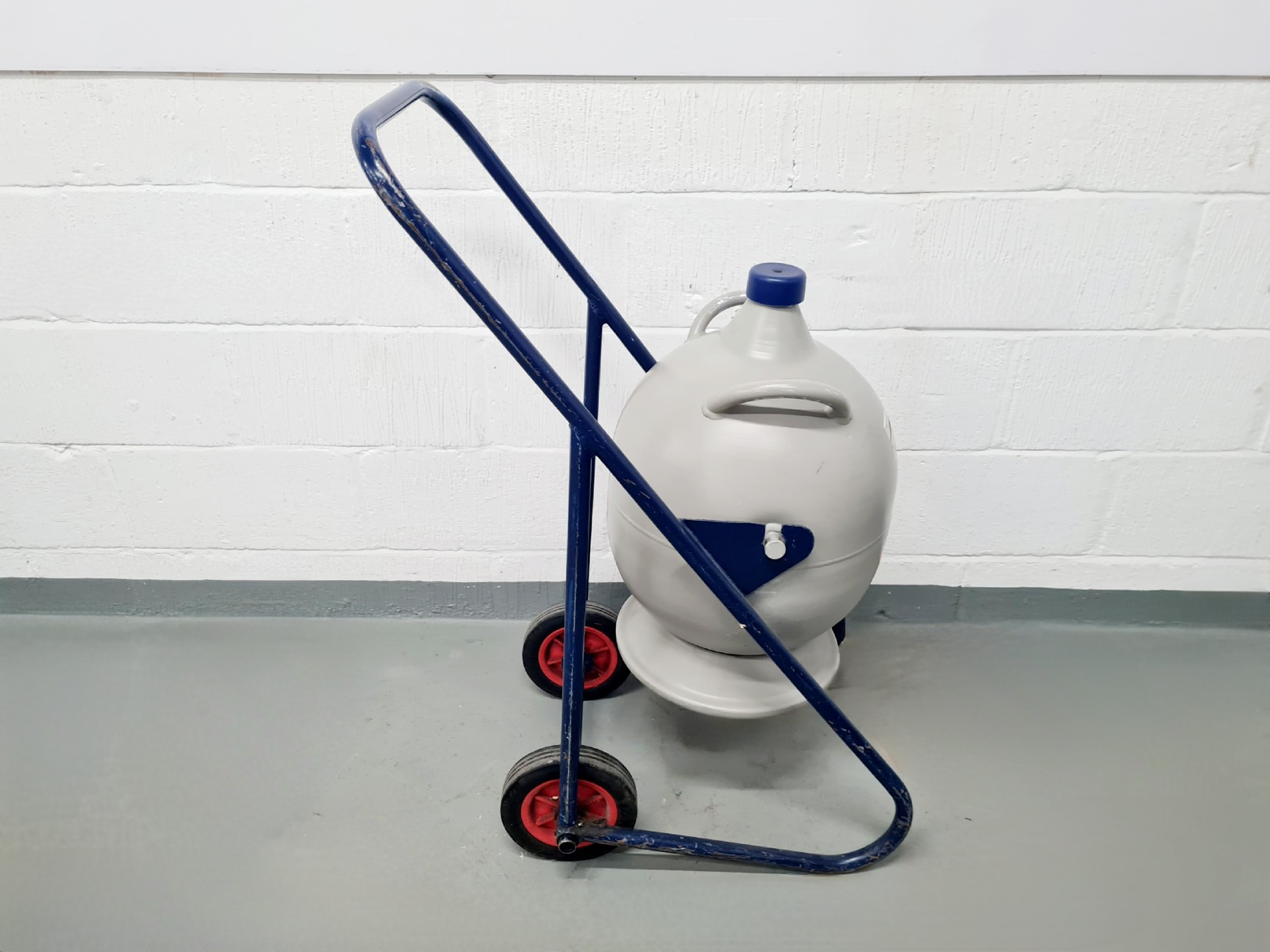 Image of StateBourne Cryolab 25 with Transport Trolley - 25 Litres Lab