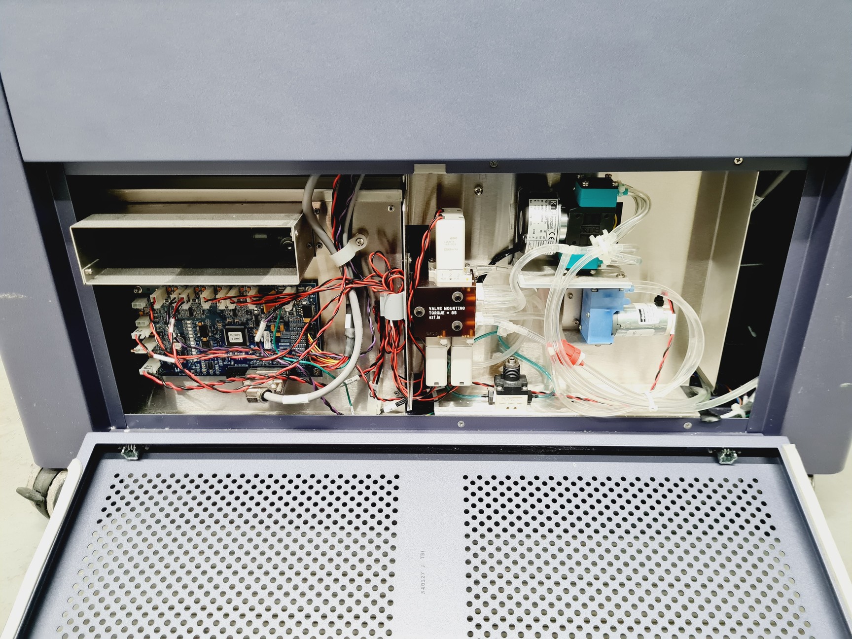 Image of BD FACSCanto II Flow Cytometer with Fluidics Cart, PC, Software & Accessories 