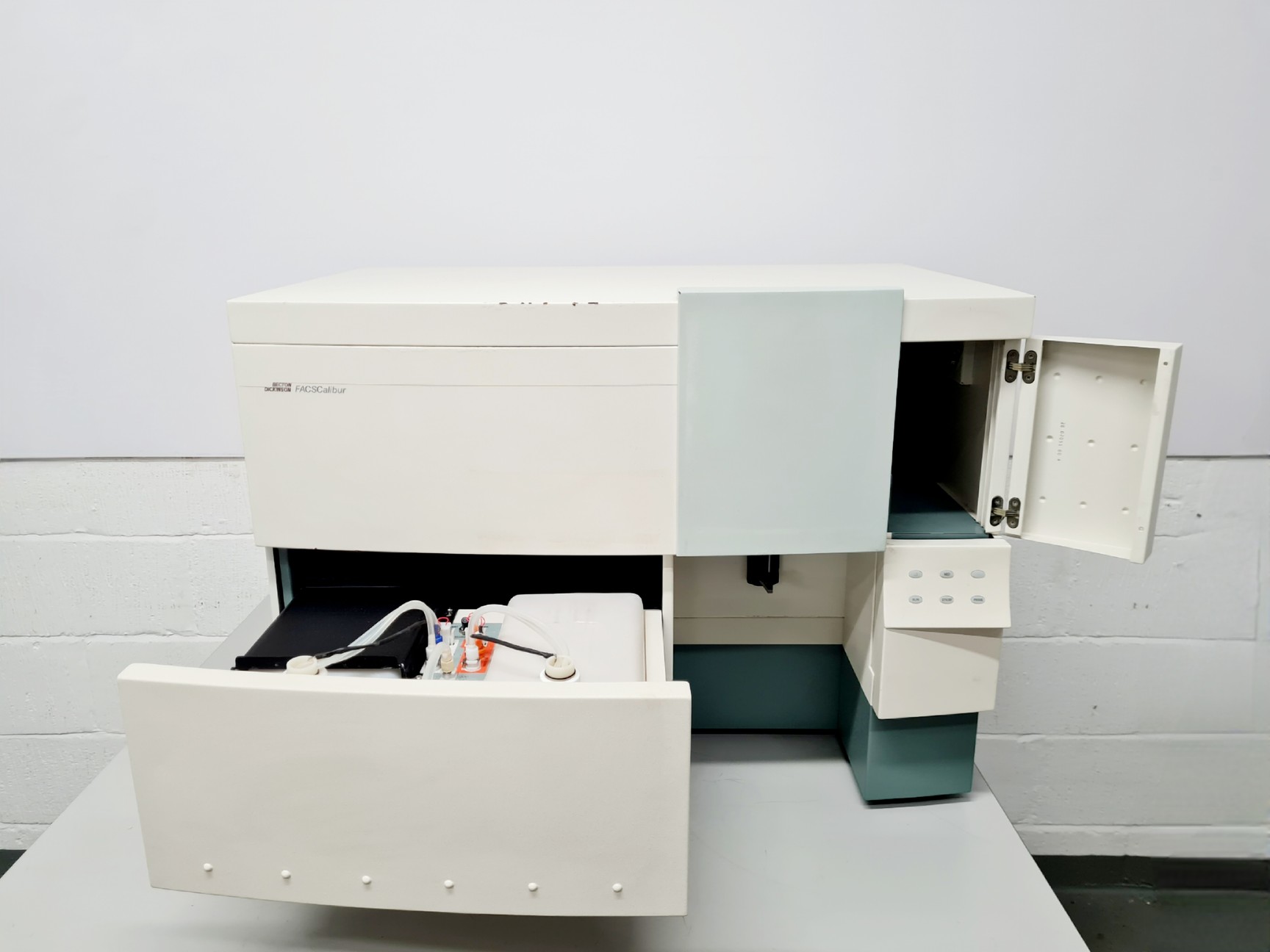 Image of Beckton Dickson BD FACSCalibur Flow Cytometer - Spares/Repair Lab