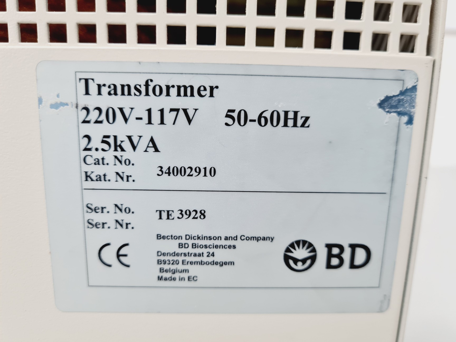 Image of Beckton Dickson BD FACSCalibur Flow Cytometer w/ BD Transformer Lab