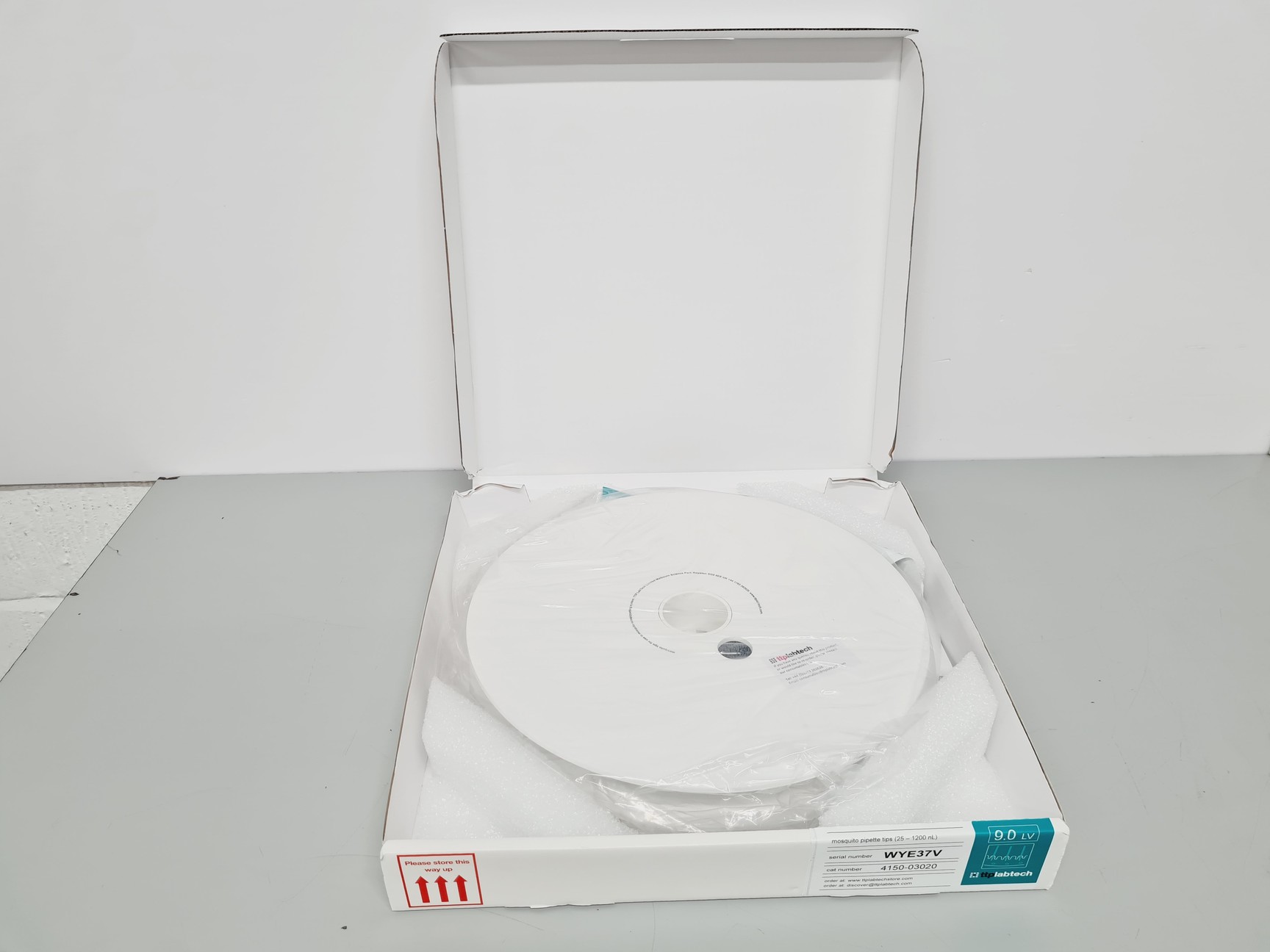 Image of TTPLabtech Mosquito HTS LV Liquid Handling System Lab