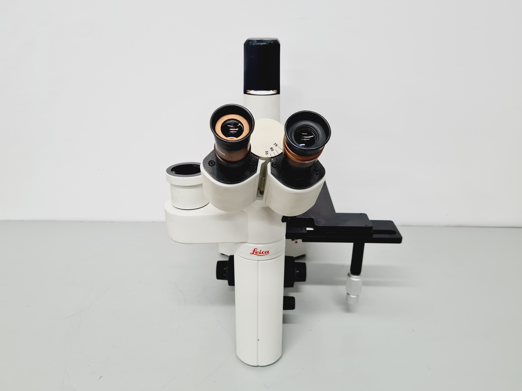 Image of Leica Type 090-135.008-000 Inverted Microscope w/ 4 x Objectives 4x/10x/20x Lab