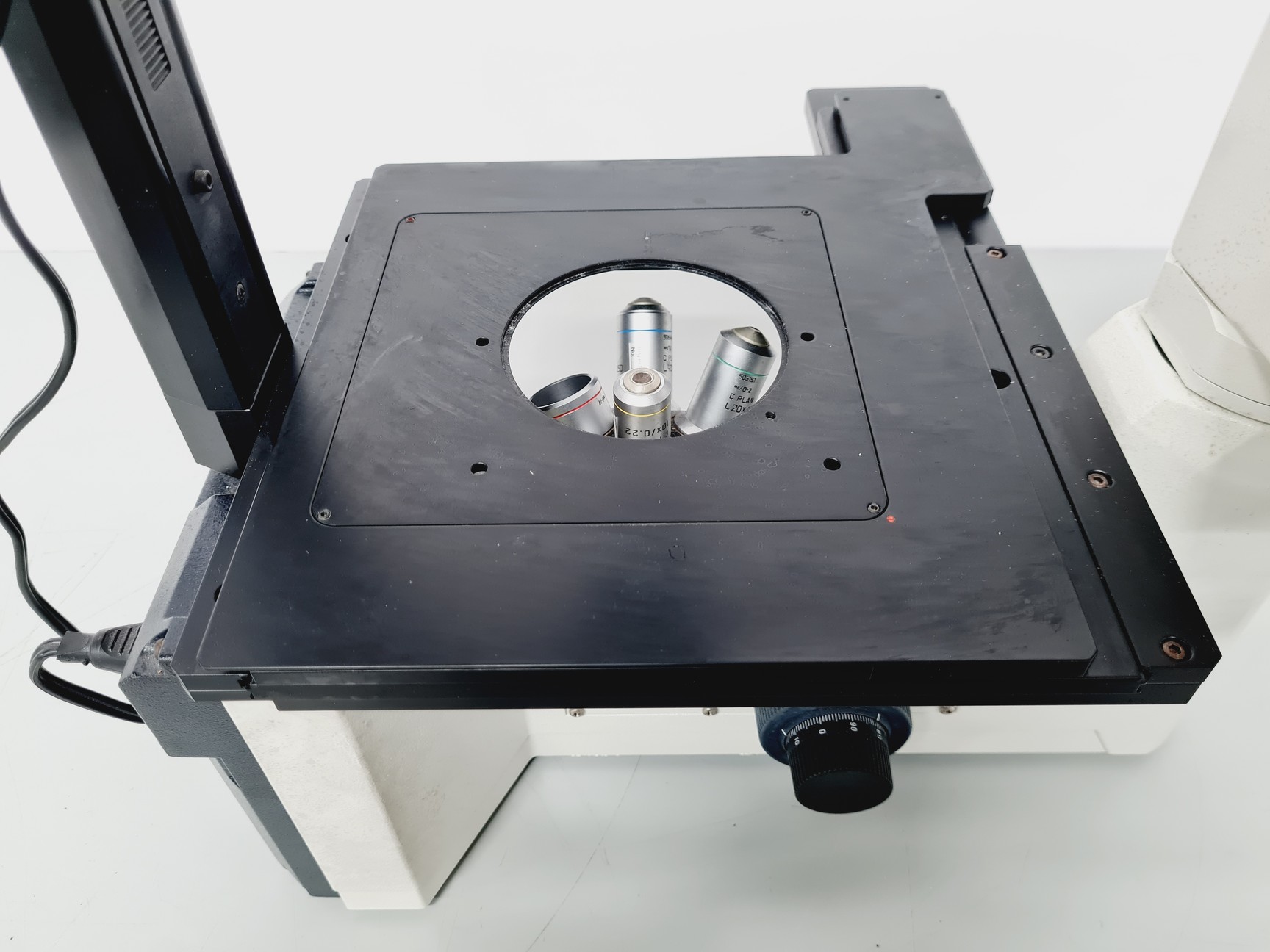 Image of Leica Type 090-135.008-000 Inverted Microscope w/ 4 x Objectives 4x/10x/20x Lab