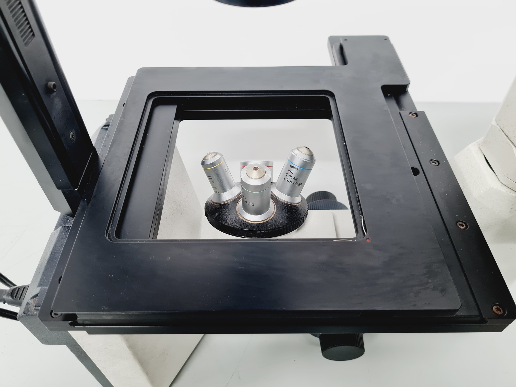 Image of Leica Type 090-135.008-000 Inverted Microscope w/ 4 x Objectives 4x/10x/20x Lab