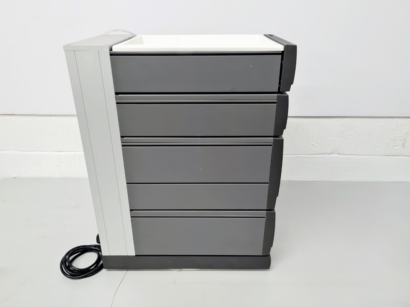 Image of AKTA Purifier pH/C-900, UV-900, P-90, Box-900, Frac-900 HPLC System Lab