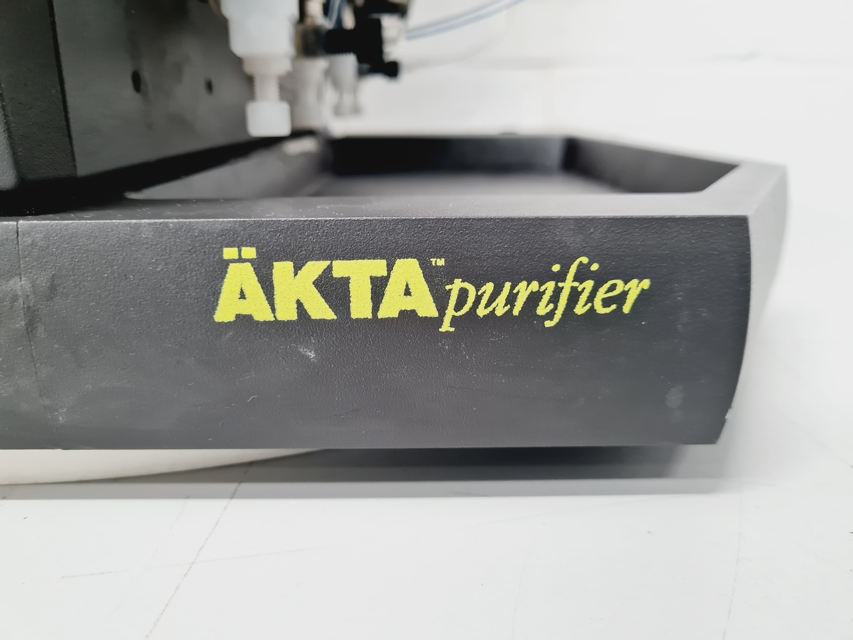 Image of AKTA Purifier pH/C-900, UV-900, P-90, Box-900, Frac-900 HPLC System Lab
