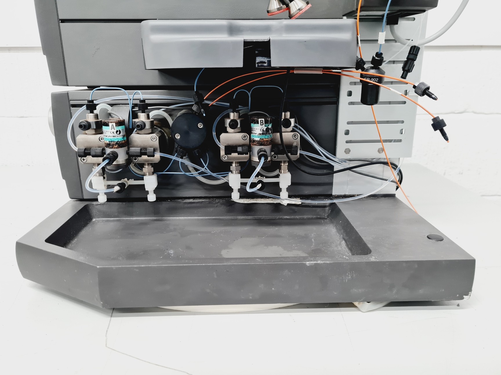 Image of AKTA Purifier pH/C-900, UV-900, P-90, Box-900, Frac-900 HPLC System Lab