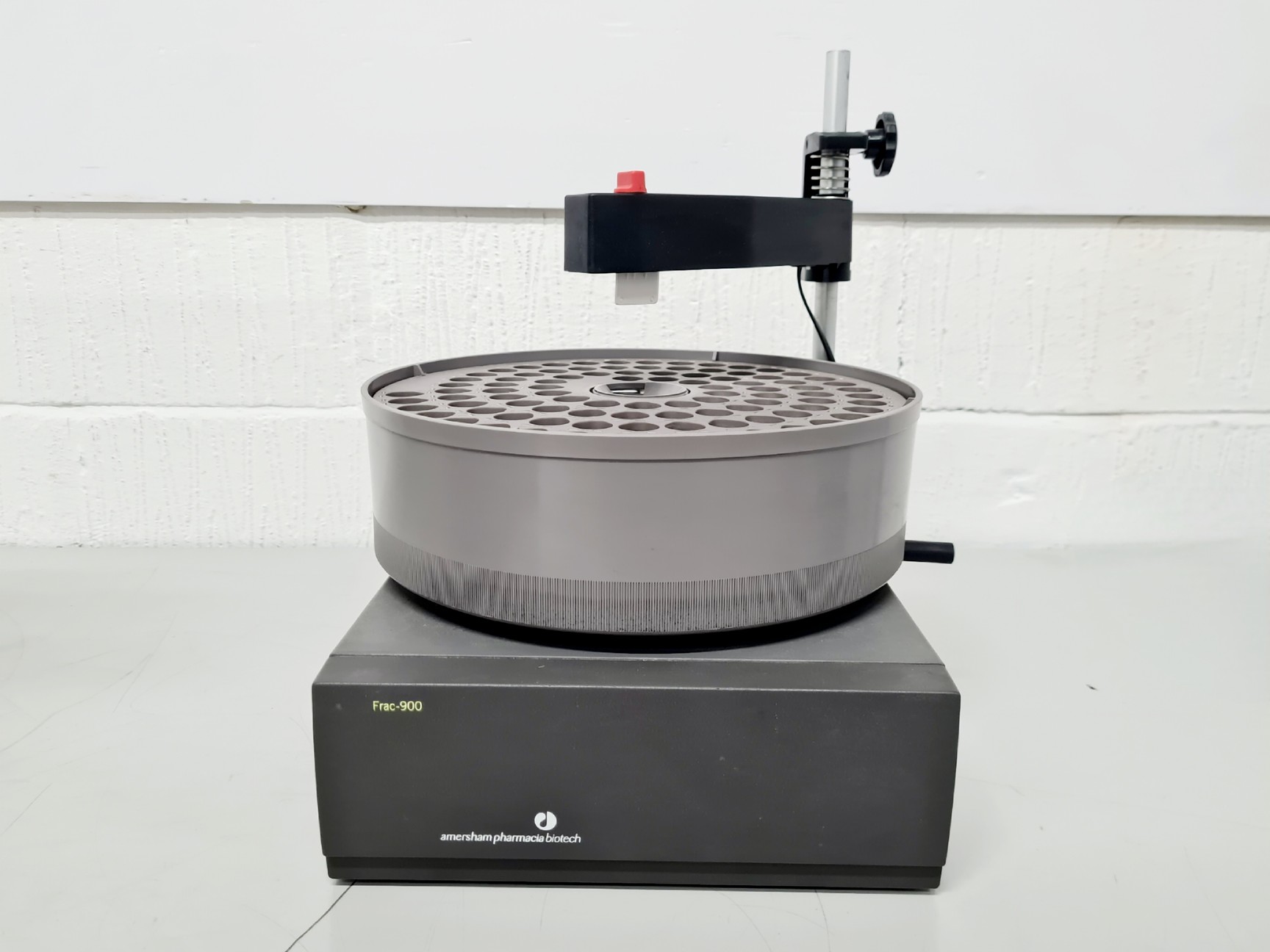 Image of AKTA Purifier pH/C-900, UV-900, P-90, Box-900, Frac-900 HPLC System Lab