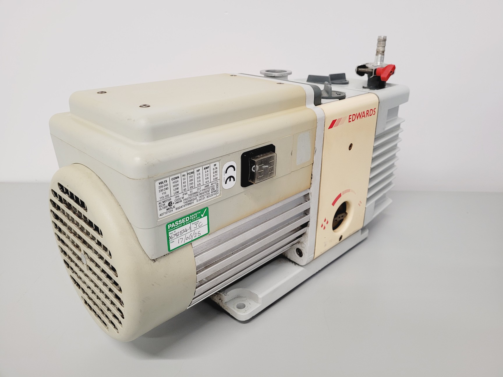 Image of Edwards RV3 Two-Stage Rotary Vane Vacuum Pump