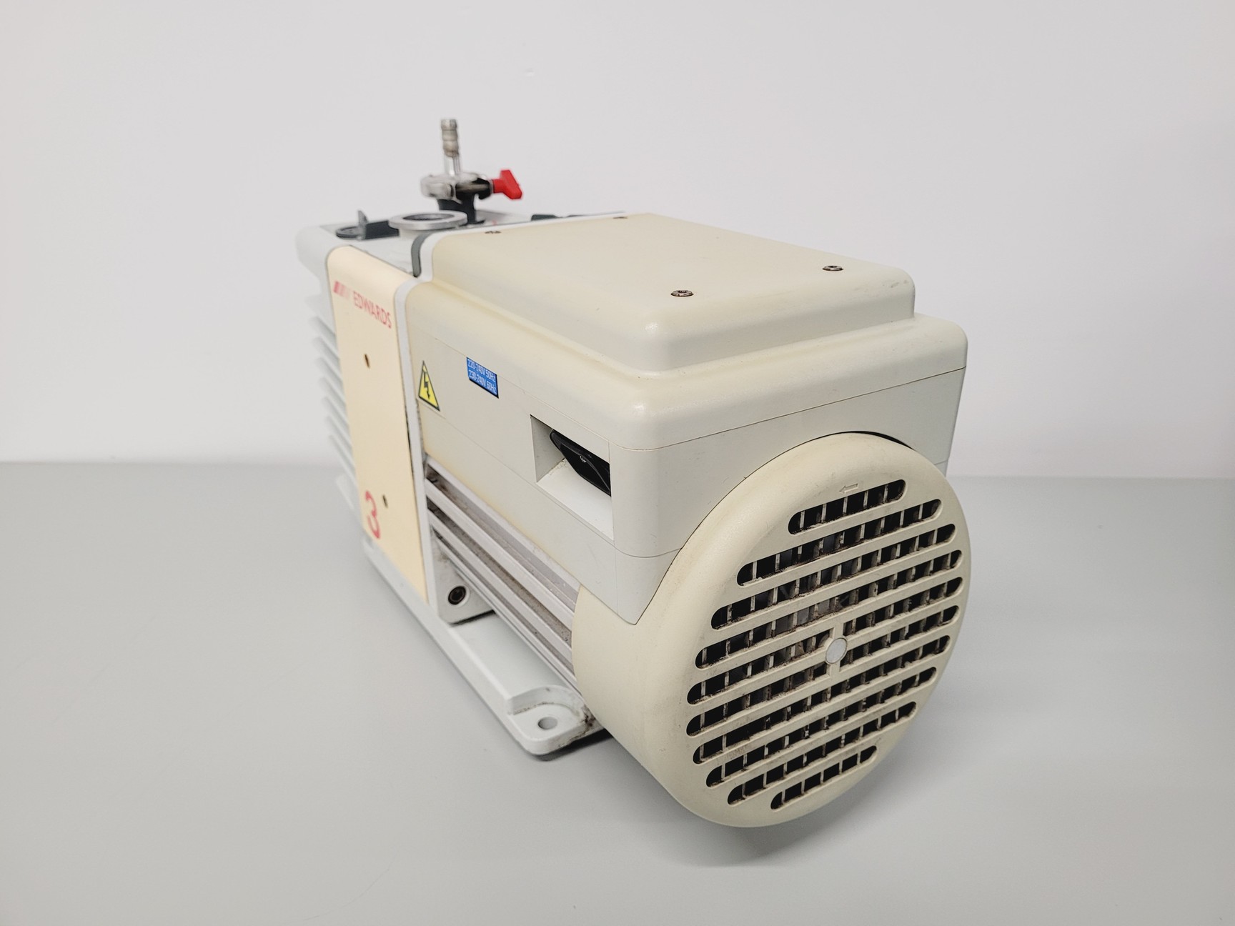 Image of Edwards RV3 Two-Stage Rotary Vane Vacuum Pump