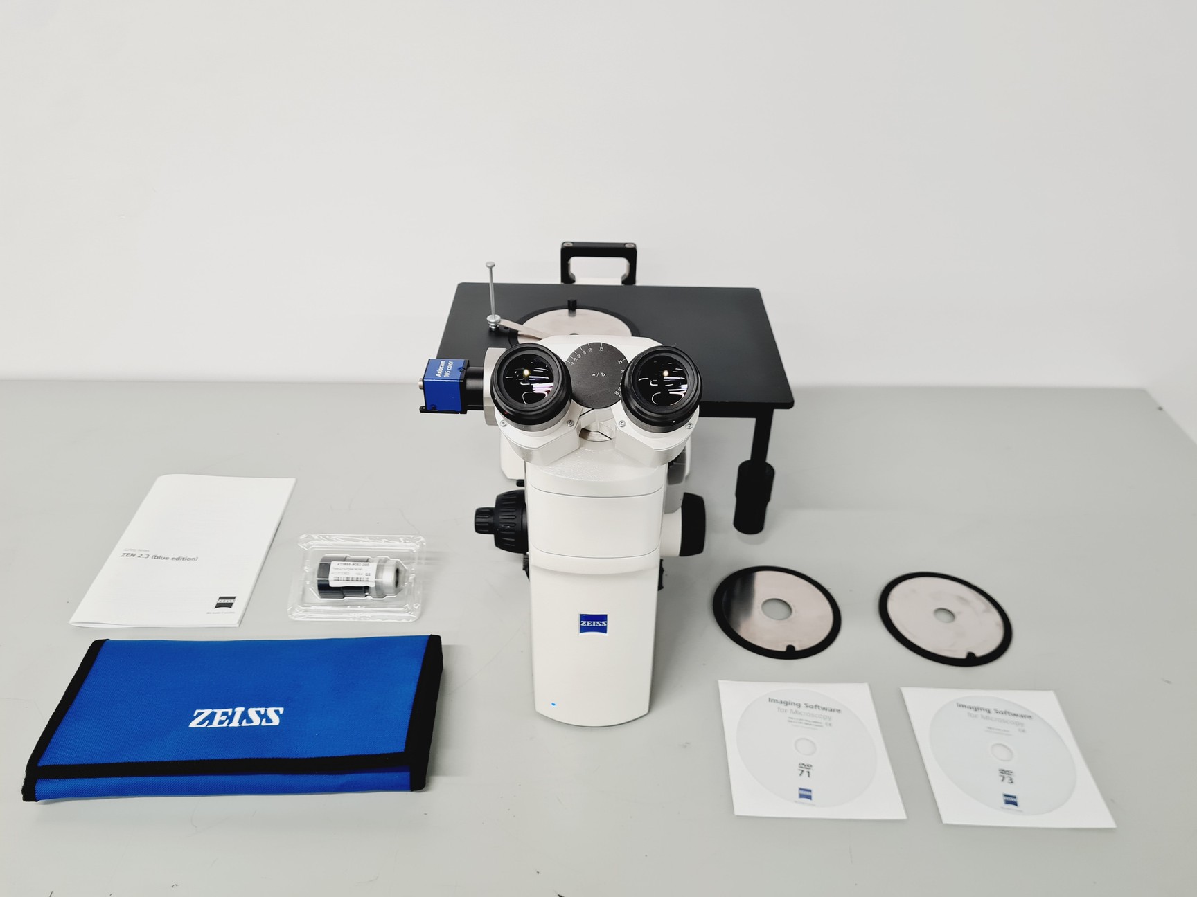 Image of Zeiss Axio Vert A1 Microscope w/ 5 x Objectives 5x/10x/20x/50x/100x & Software