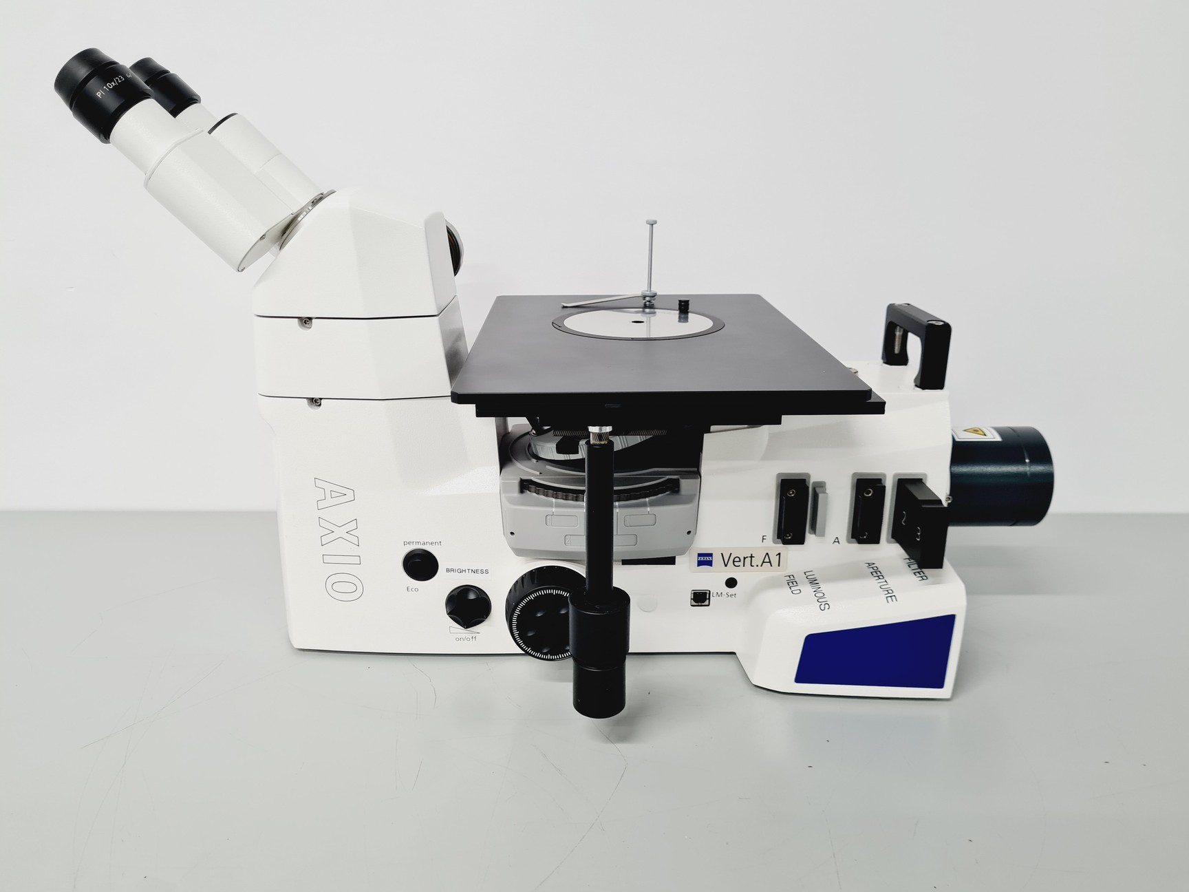 Image of Zeiss Axio Vert A1 Microscope w/ 5 x Objectives 5x/10x/20x/50x/100x & Software
