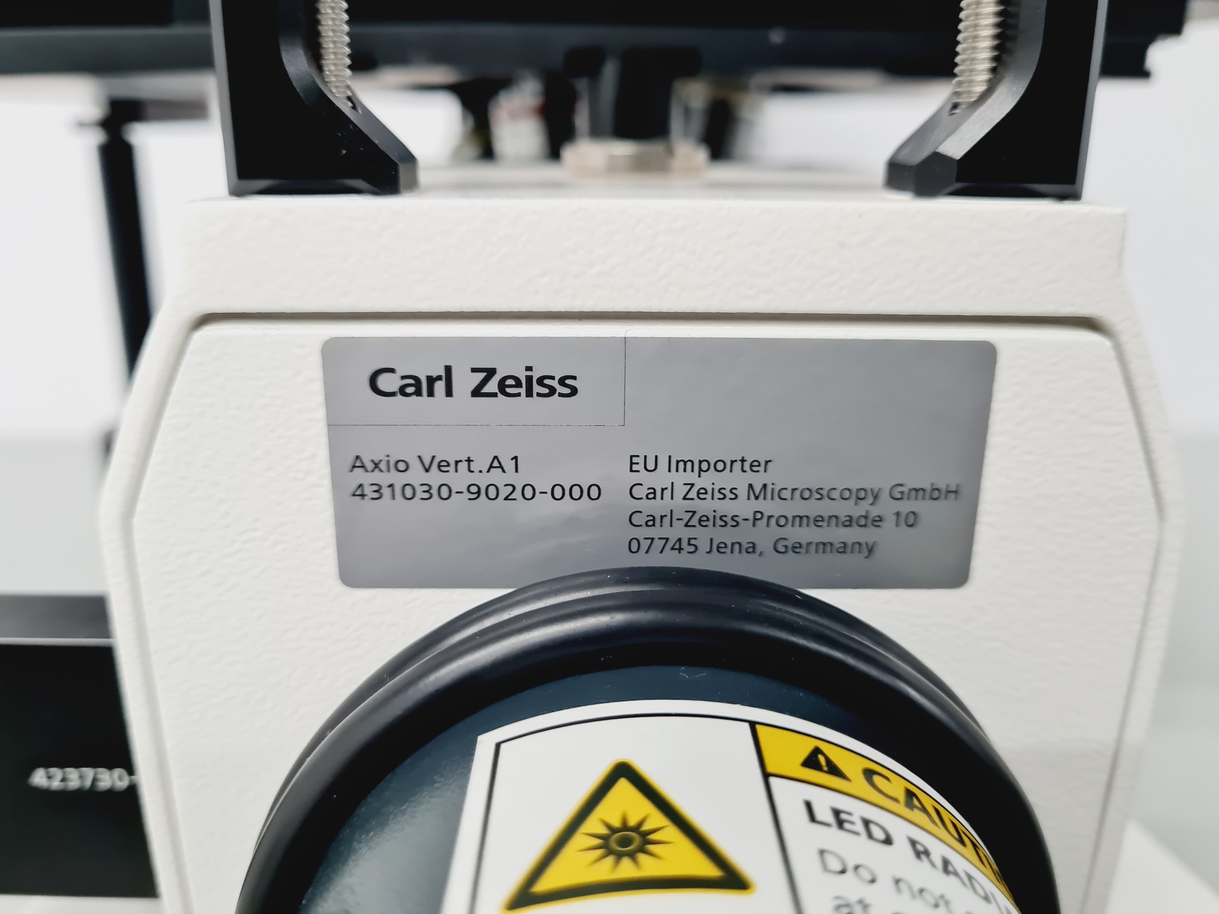 Image of Zeiss Axio Vert A1 Microscope w/ 5 x Objectives 5x/10x/20x/50x/100x & Software