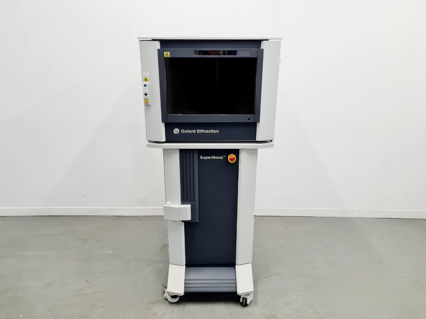 Image of Rigaku Oxford Diffraction SuperNova single X-Ray Diffractometer  Lab