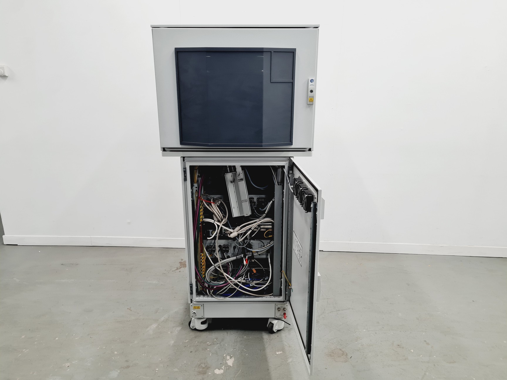 Image of Rigaku Oxford Diffraction SuperNova single X-Ray Diffractometer  Lab