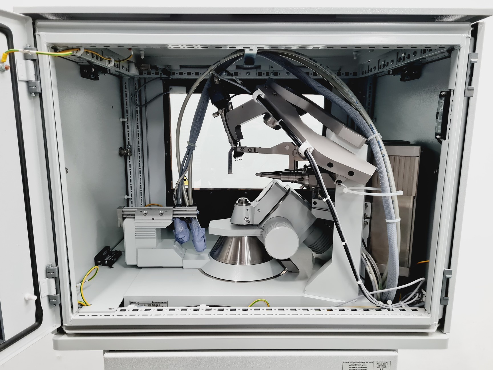 Image of Rigaku Oxford Diffraction SuperNova single X-Ray Diffractometer  Lab