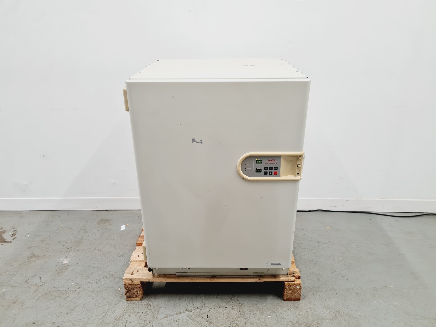 Image of Sanyo MCO-17AIC Co2 Incubator Lab