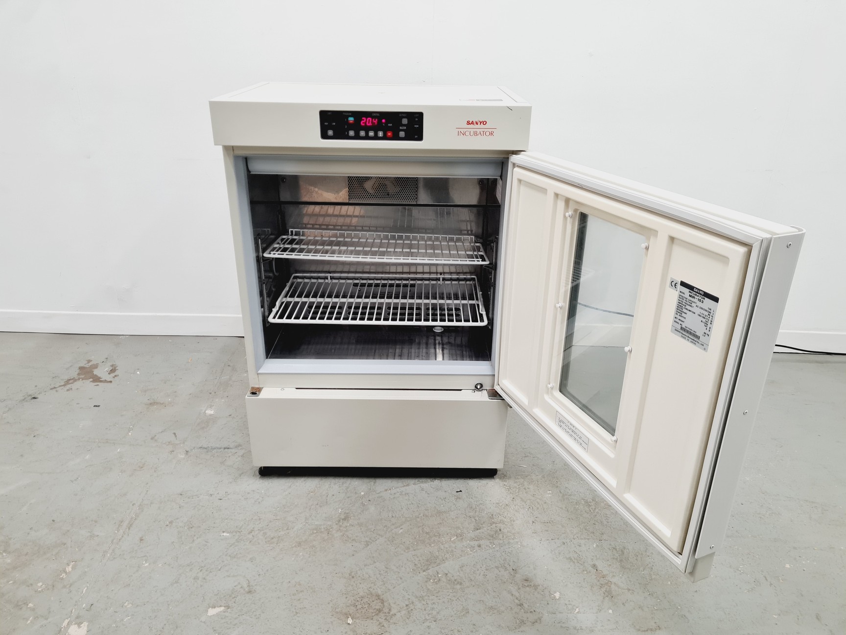 Image of Sanyo MIR-153 Incubator Lab