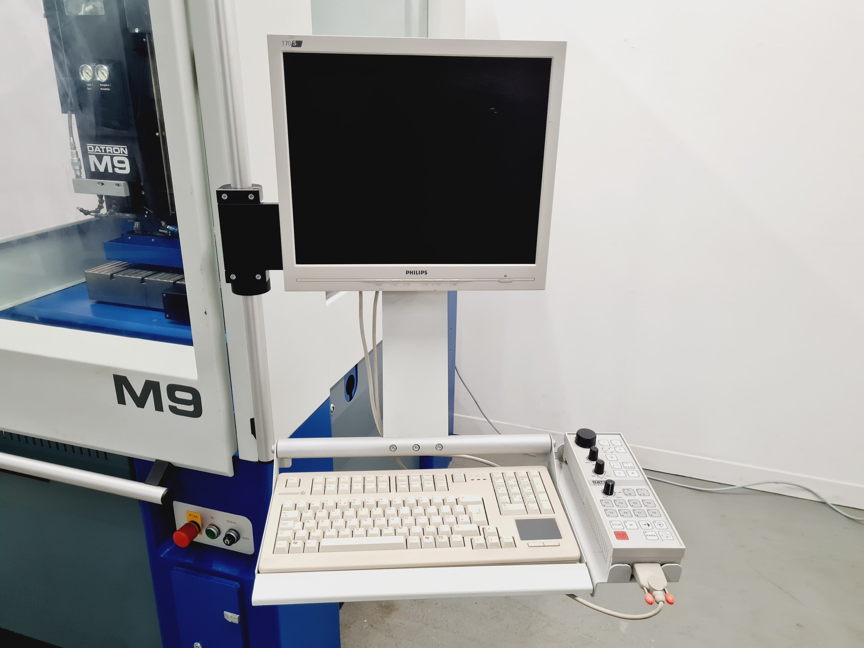 Image of Datron CAT3D-M9 CNC Milling Machine with Accessories