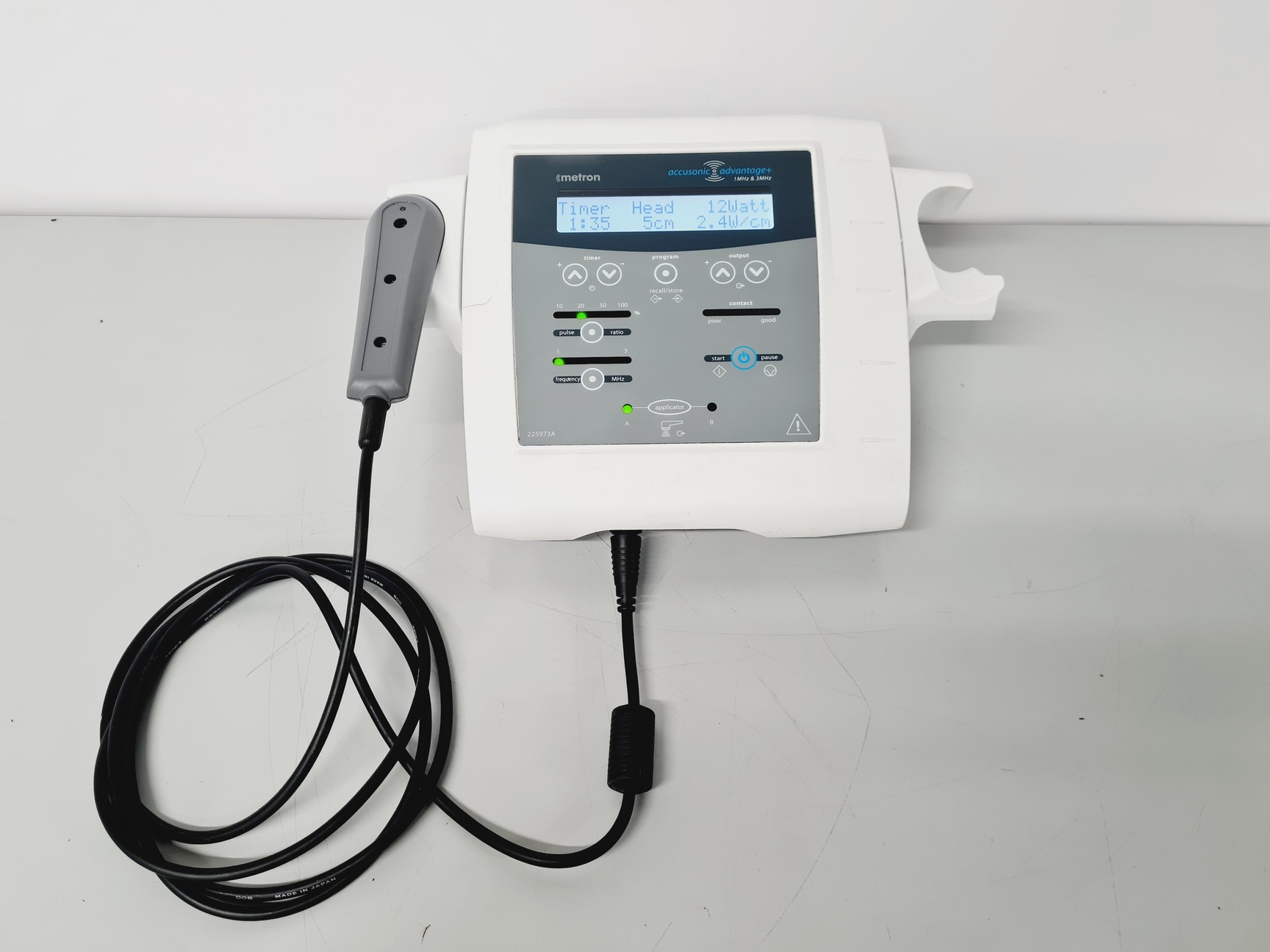 Image of Metron Accusonic Advantage with 1 MHz & 3 MHz Ultrasound Probes