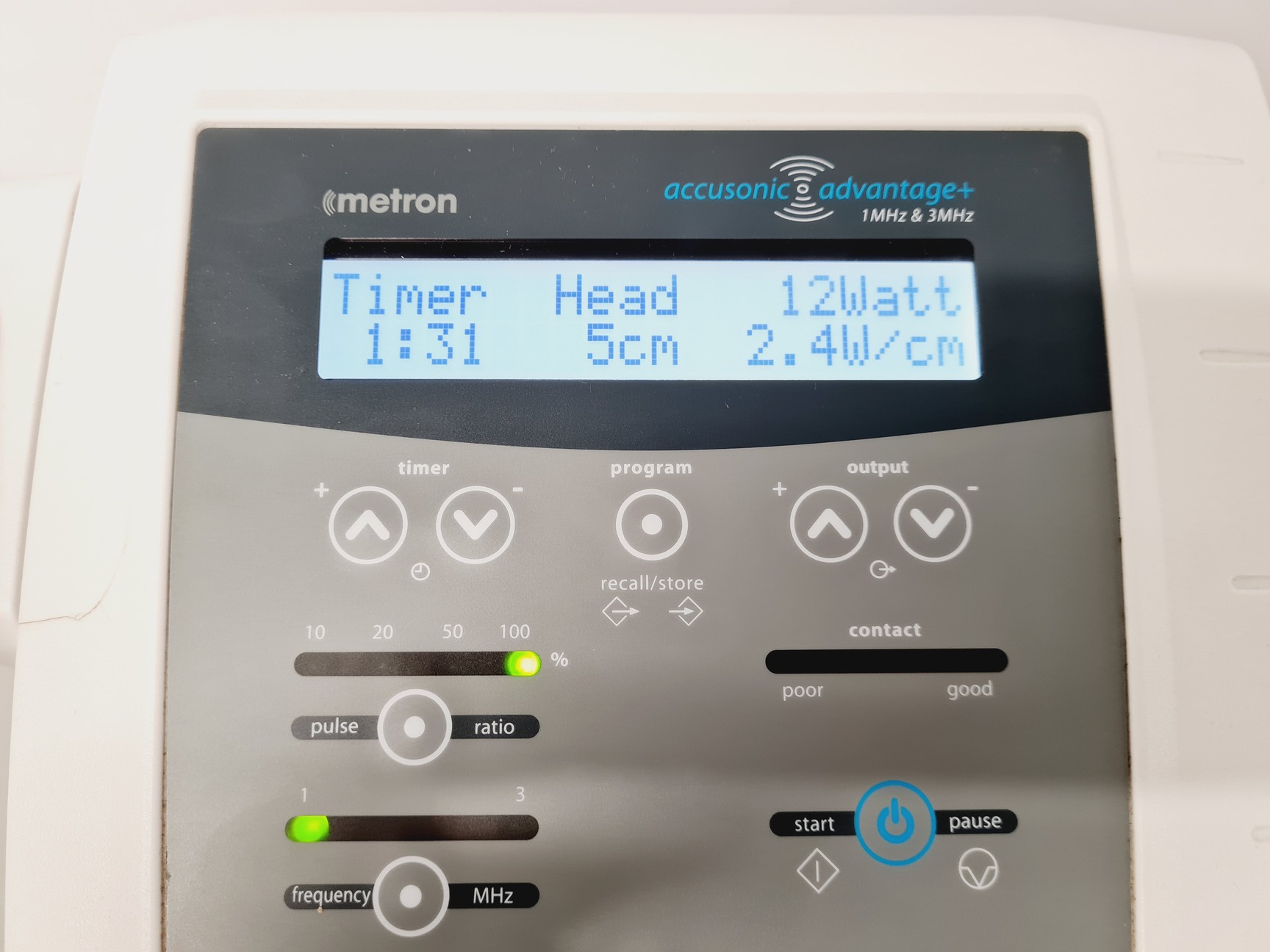 Image of Metron Accusonic Advantage with 1 MHz & 3 MHz Ultrasound Probes