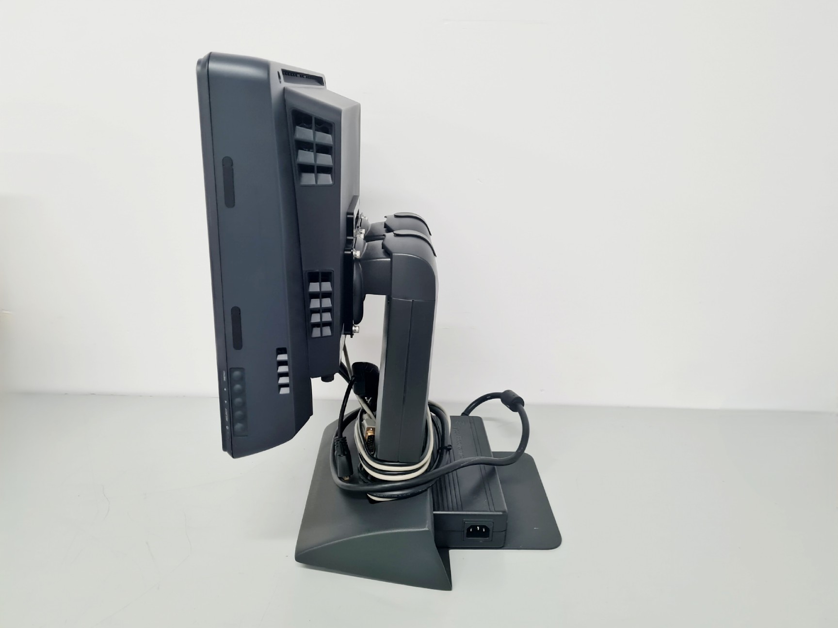 Image of Seahorse Bioscience XF24 Extracellular Flux Analyzer w/ SoftwareLab