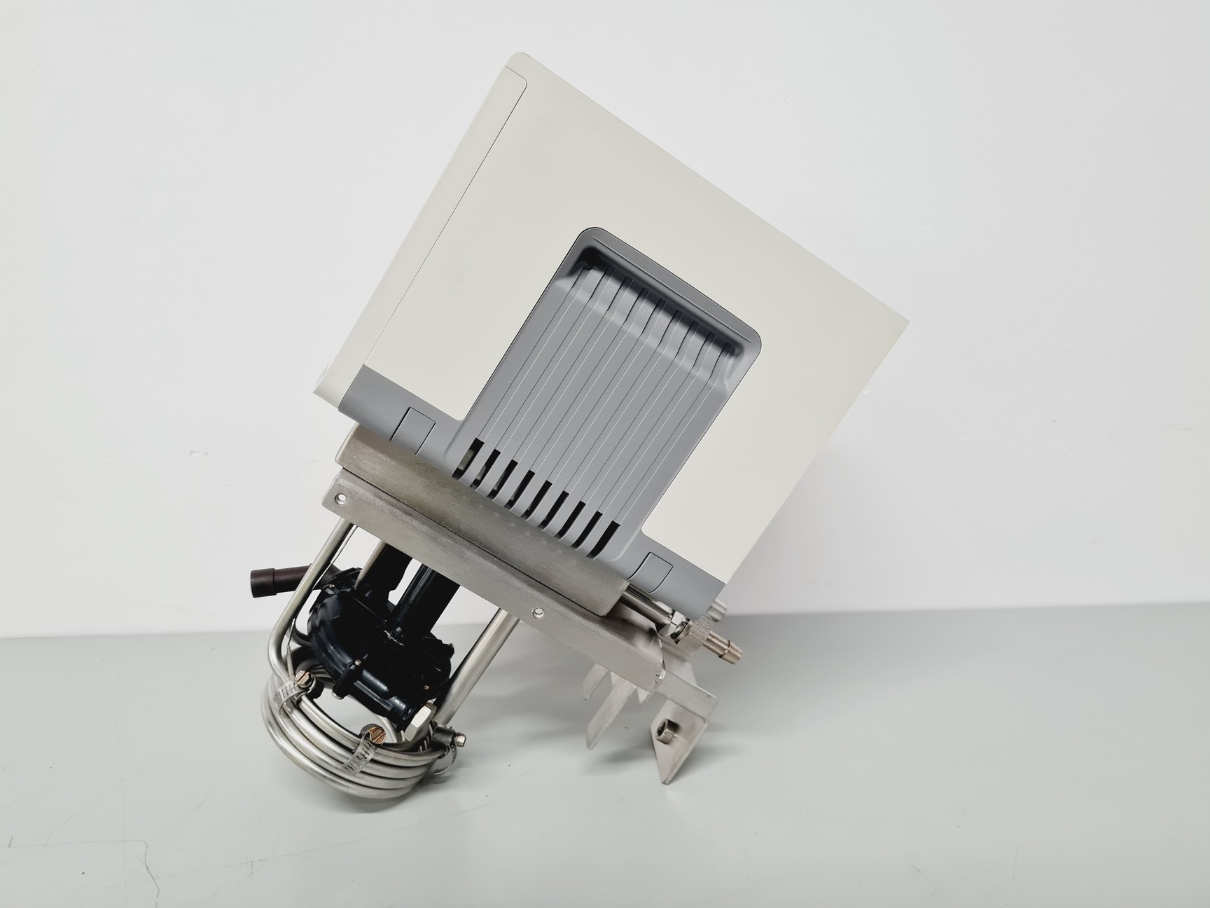 Image of Thermo Scientific Haake SC 100 Immersion Circulator Lab