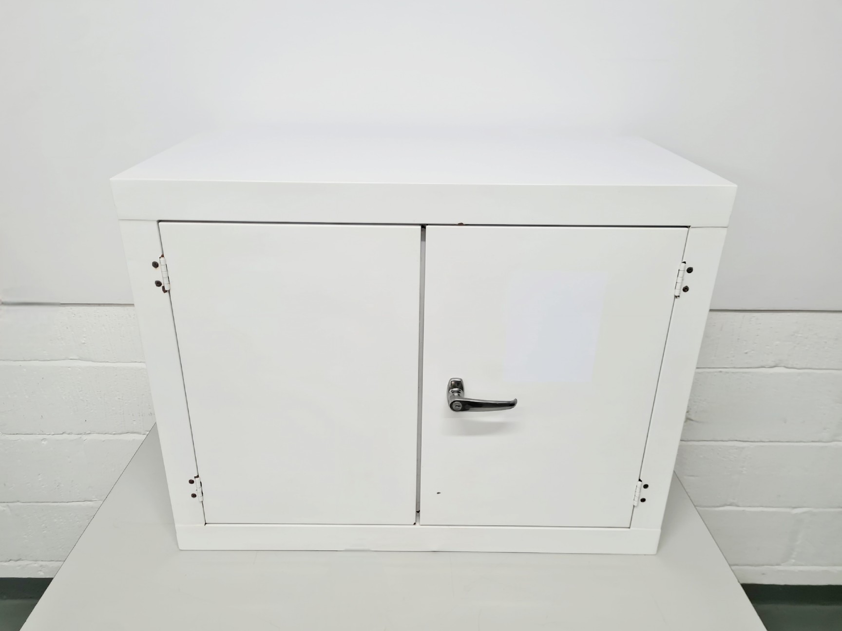 Image of Metal Cabinet With Door Lock w/ 2 x Keys Lab