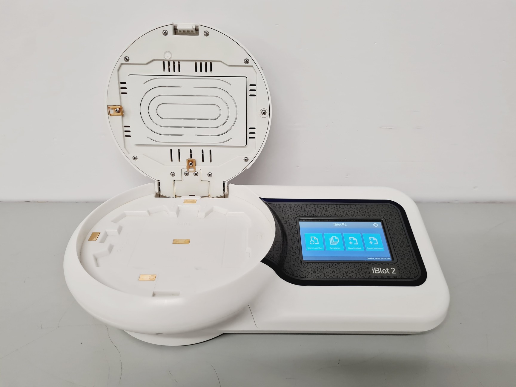 Image of Life Technologies Type iBlot 2 Gel Transfer Device