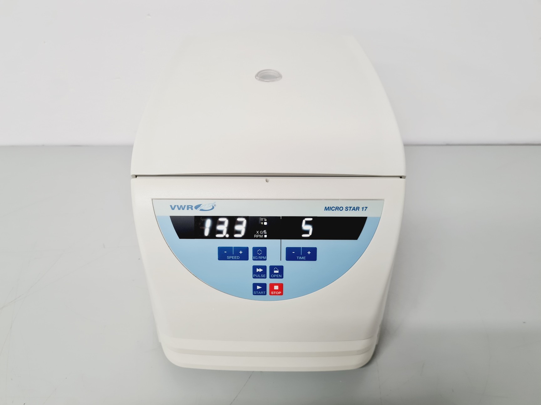 Image of VWR Micro Star 17 Micro Centrifuge Lab
