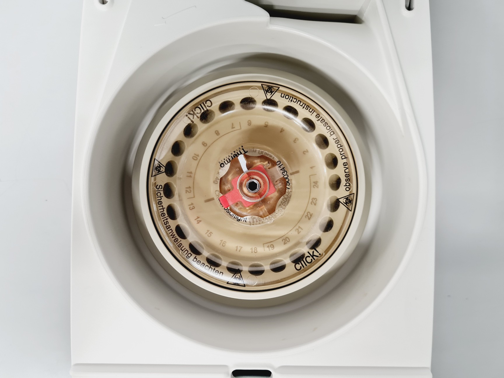 Image of VWR Micro Star 17 Micro Centrifuge Lab