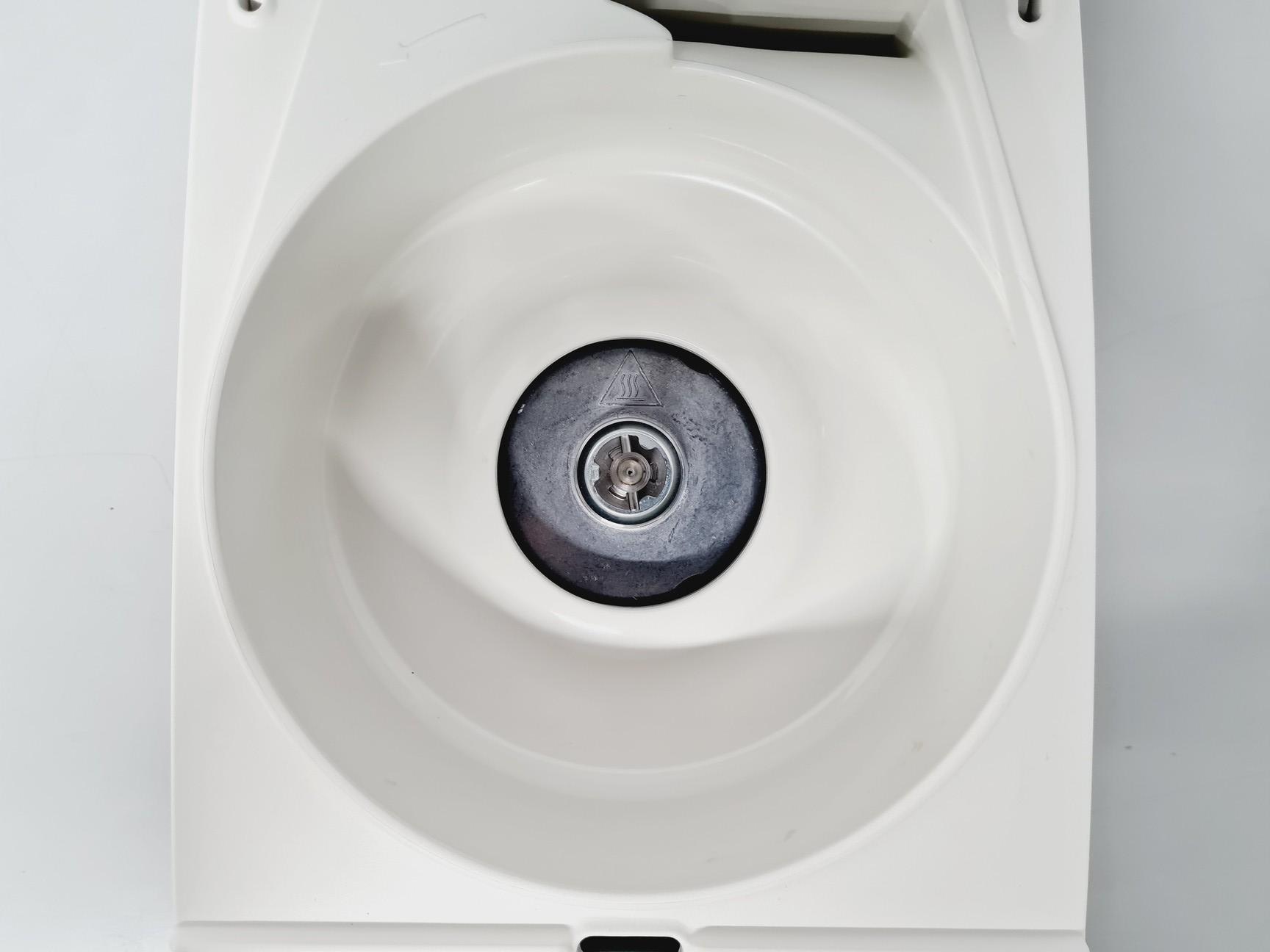 Image of VWR Micro Star 17 Micro Centrifuge Lab
