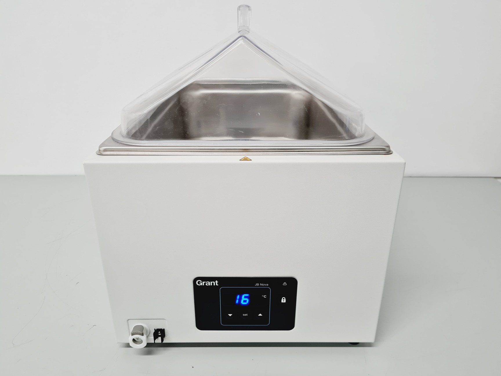Image of Grant JBN 18 Water Bath 18 Litres Lab