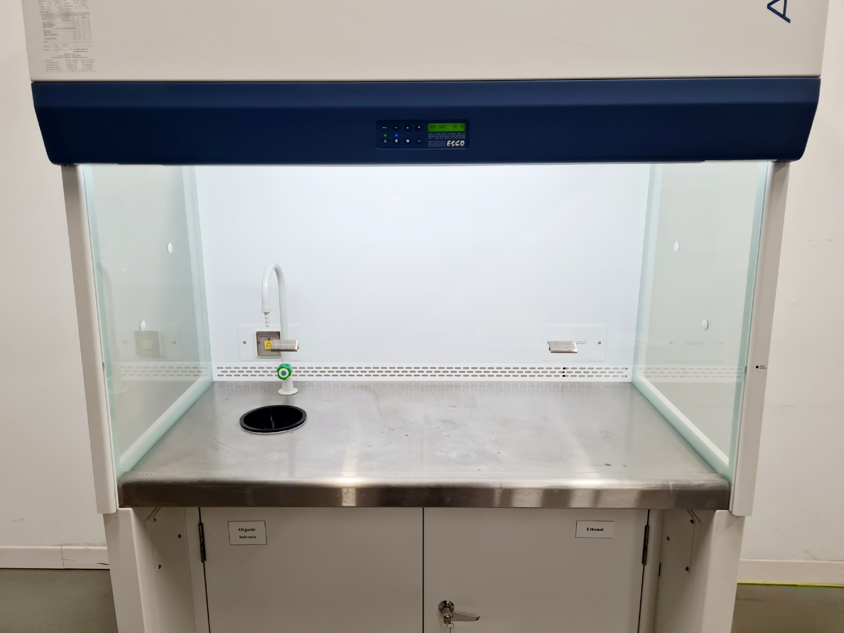 Image of Esco Ductless Fume Cabinet Model ADC-4B1 w/ BCC-4B0 Cabinet Lab