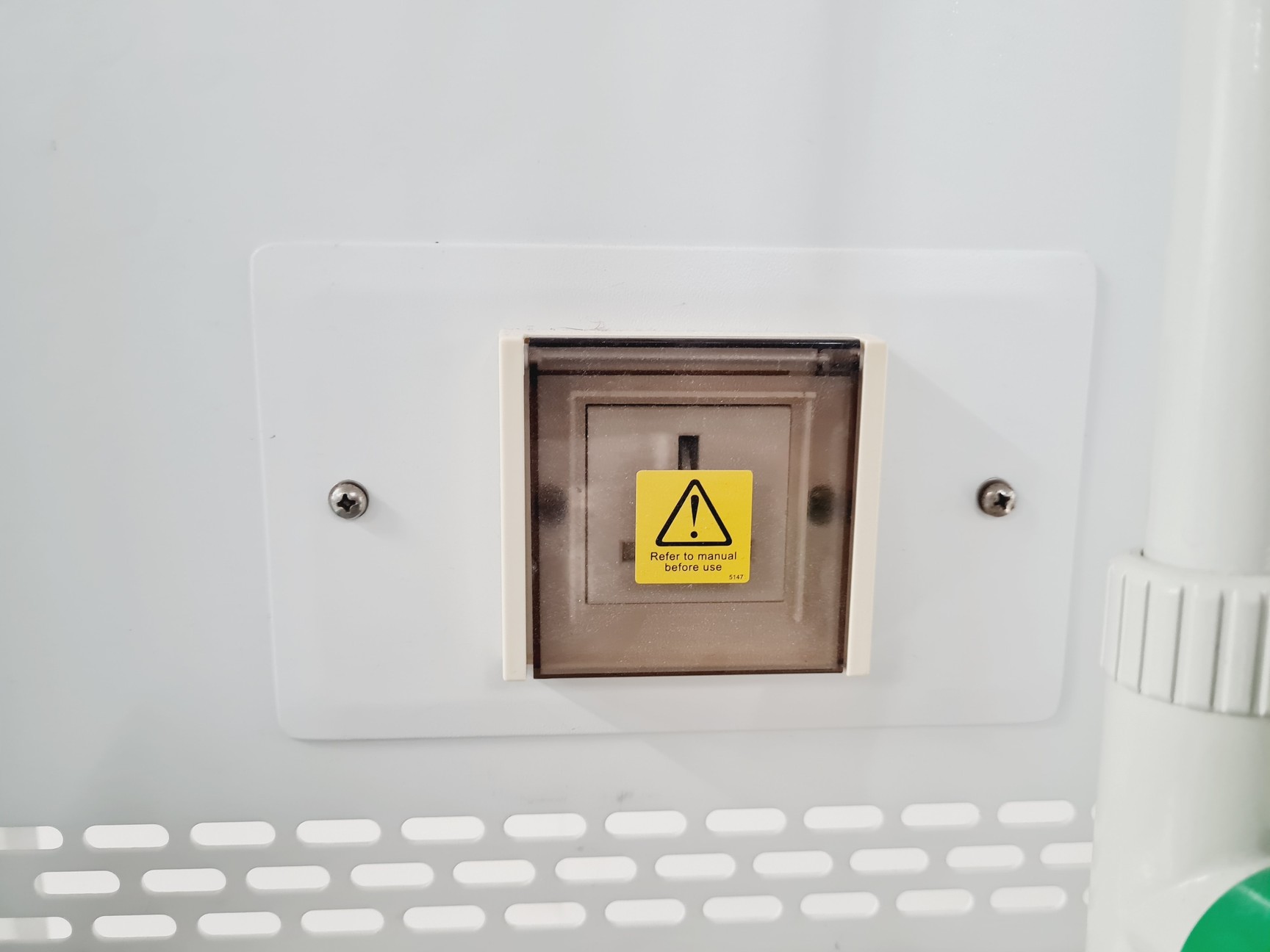 Image of Esco Ductless Fume Cabinet Model ADC-4B1 w/ BCC-4B0 Cabinet Lab