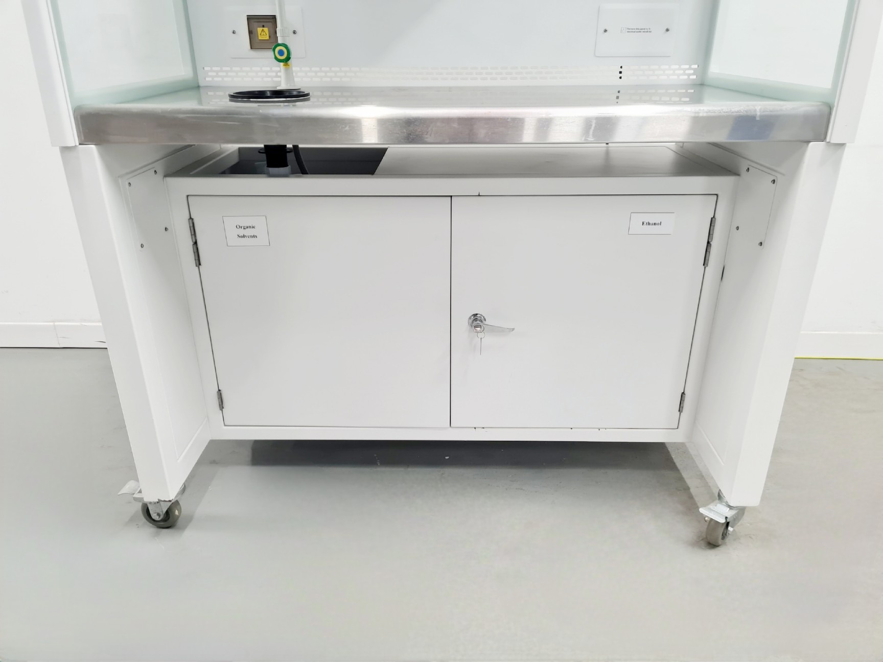 Image of Esco Ductless Fume Cabinet Model ADC-4B1 w/ BCC-4B0 Cabinet Lab