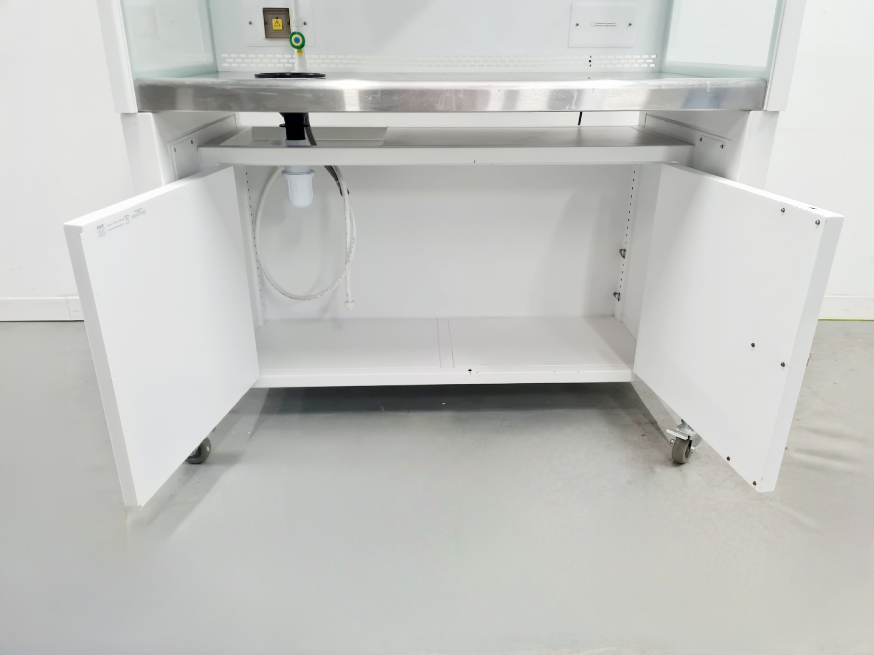 Image of Esco Ductless Fume Cabinet Model ADC-4B1 w/ BCC-4B0 Cabinet Lab