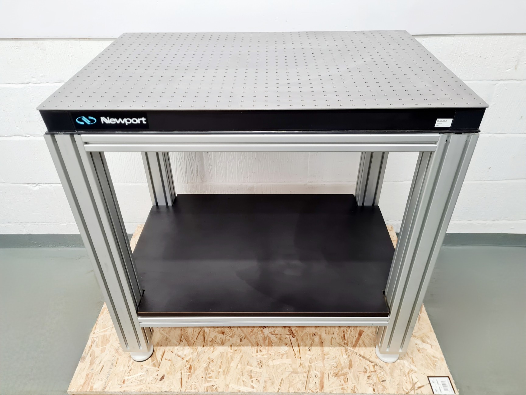 Image of Newport M-IG-23-2 Antivibration Isolation Table 90x60x81cm (LxWxH)