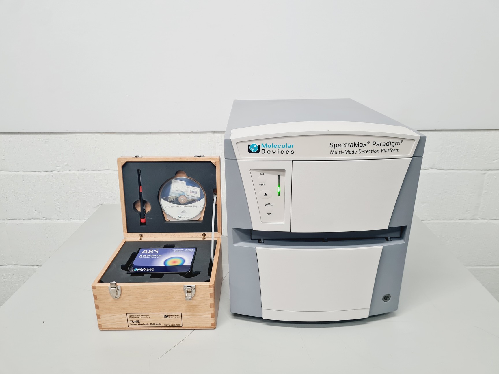 Image of Molecular Devices SpectraMax Paradigm Multi-Mode Detection Platform w/ SoftMax