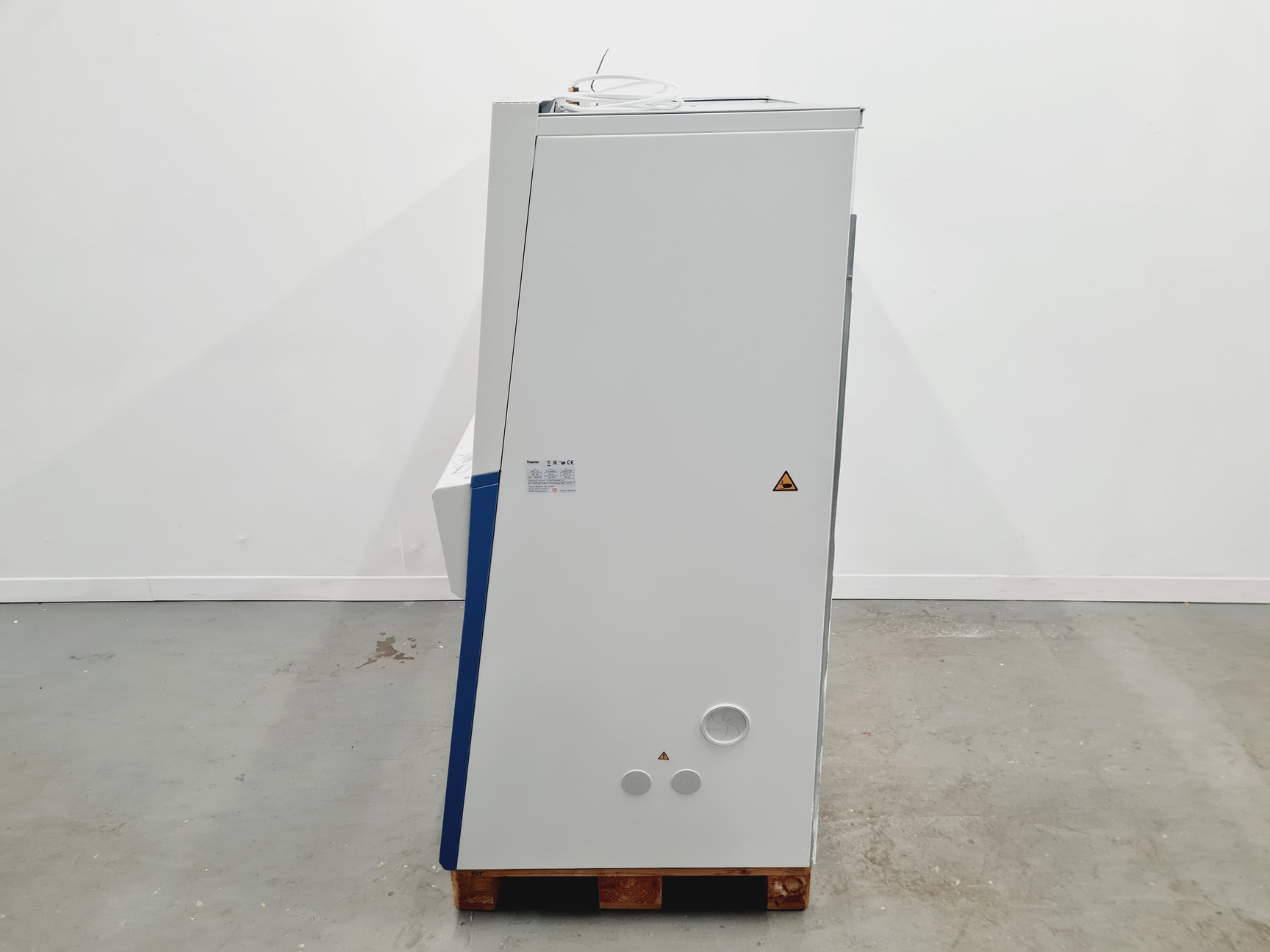 Image of Thermo Scientific MSC-Advantage Class 2 Biological Safety Cabinet Type MSC 1.2