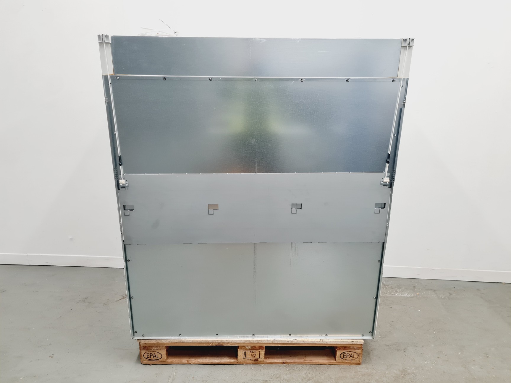 Image of Thermo Scientific MSC-Advantage Class 2 Biological Safety Cabinet Type MSC 1.2 