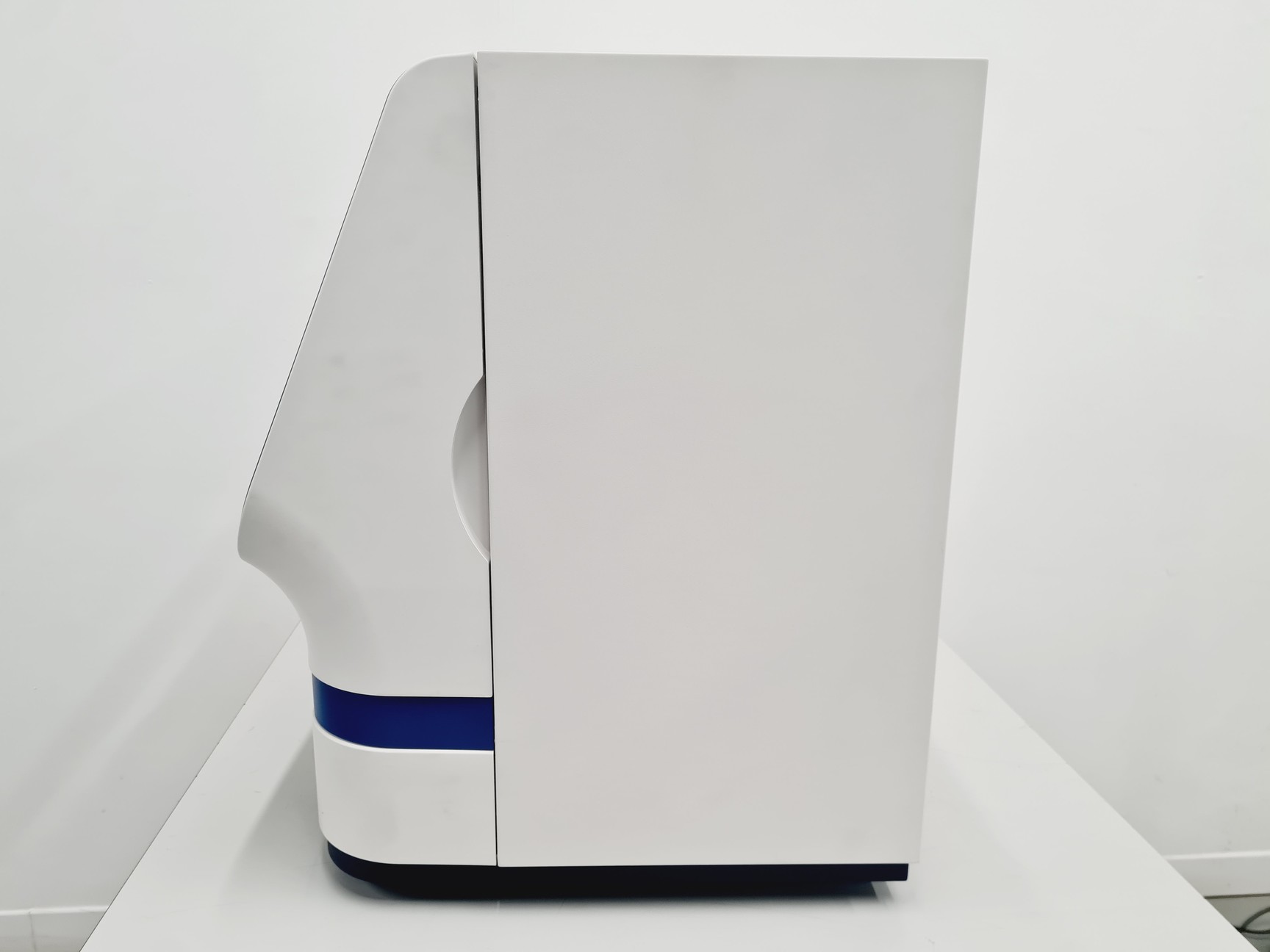Image of Applied Biosystems 3500 Sequencer System  PC, Capillary Arrays & PCR Consumables