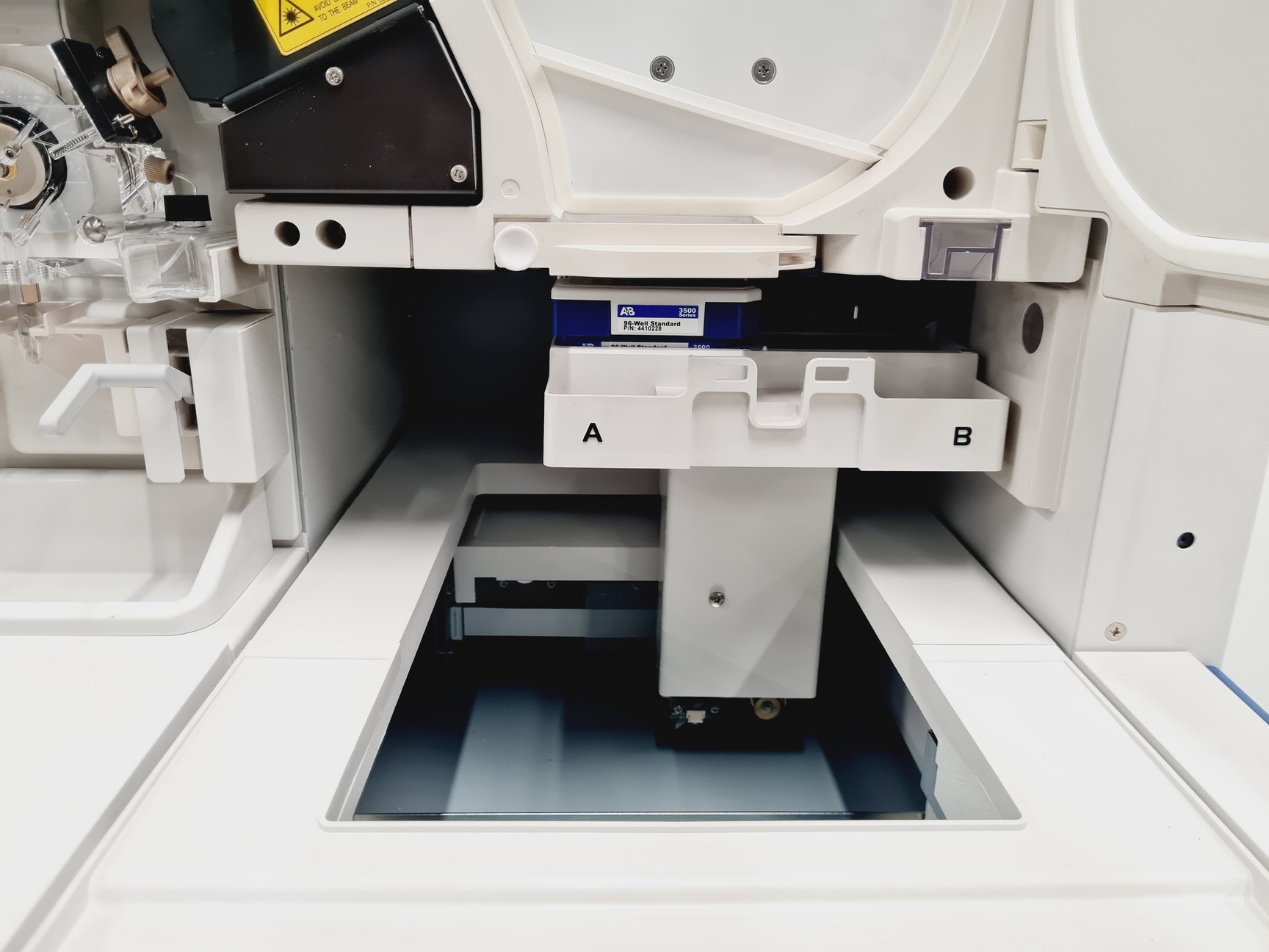 Image of Applied Biosystems 3500 Sequencer System  PC, Capillary Arrays & PCR Consumables