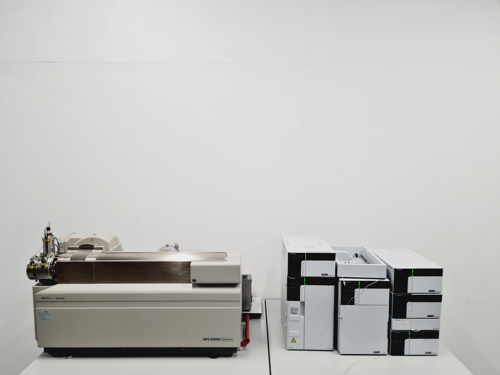 Image of Shimadzu UFLC XR Prominence System with AB MDS SCIEX API 4000 LC/MS/MS