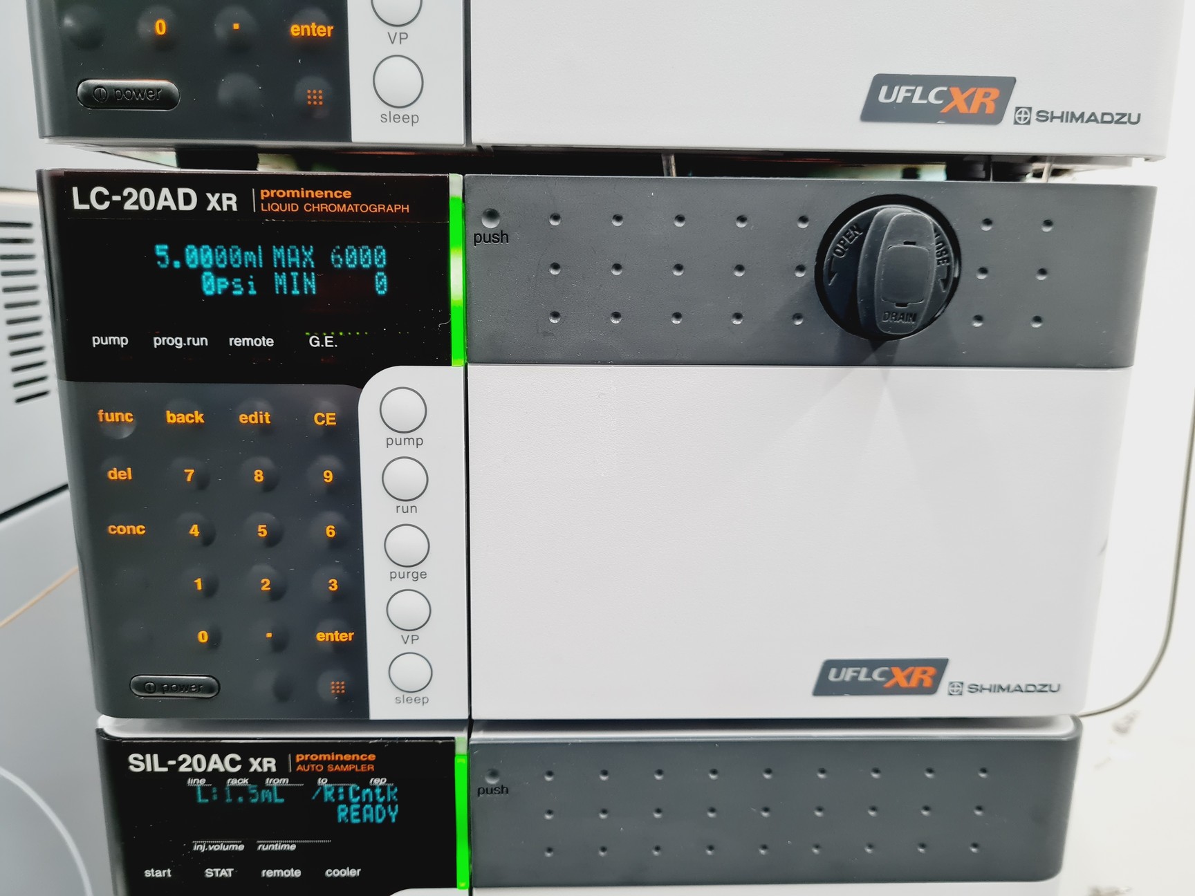 Image of Shimadzu UFLC XR Prominence System with AB MDS SCIEX API 4000 LC/MS/MS