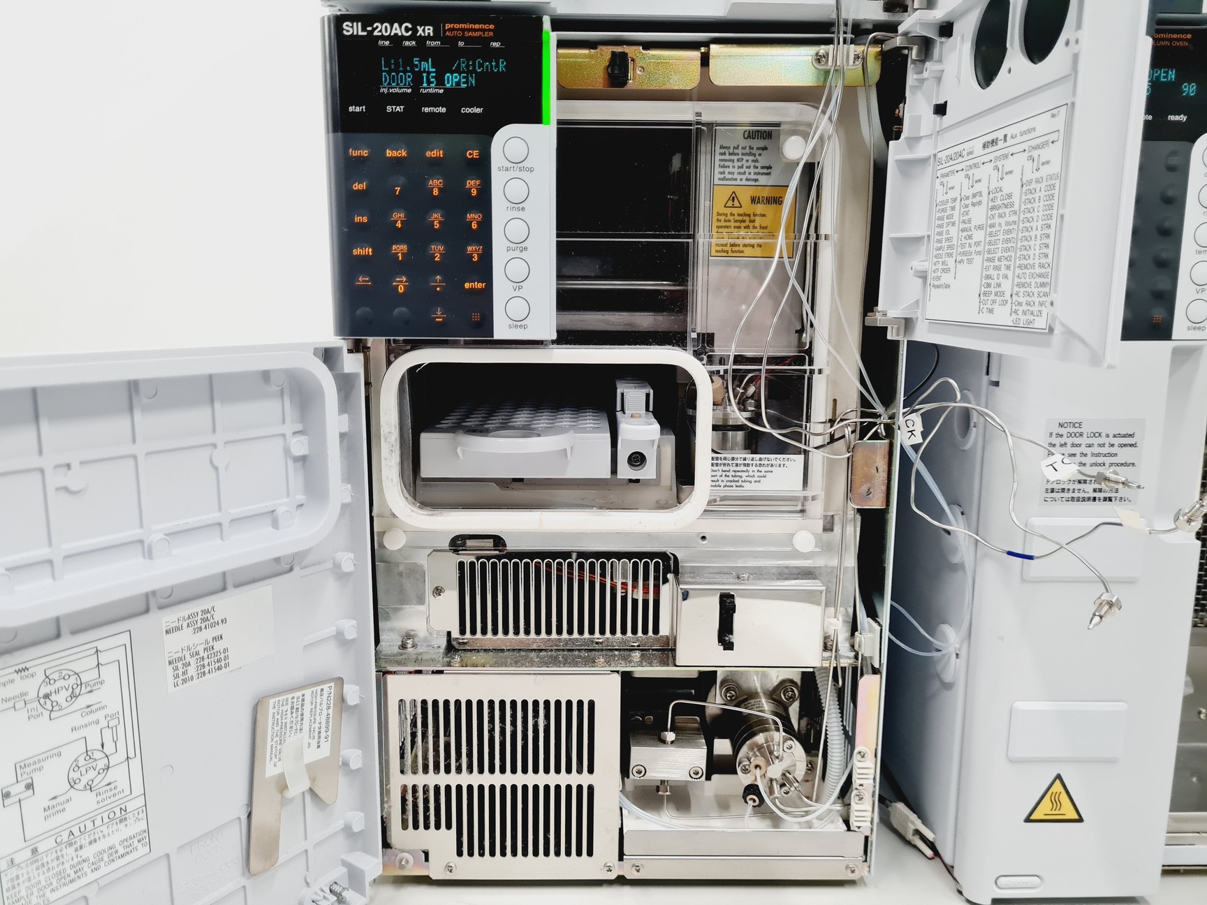 Image of Shimadzu UFLC XR Prominence System with AB MDS SCIEX API 4000 LC/MS/MS