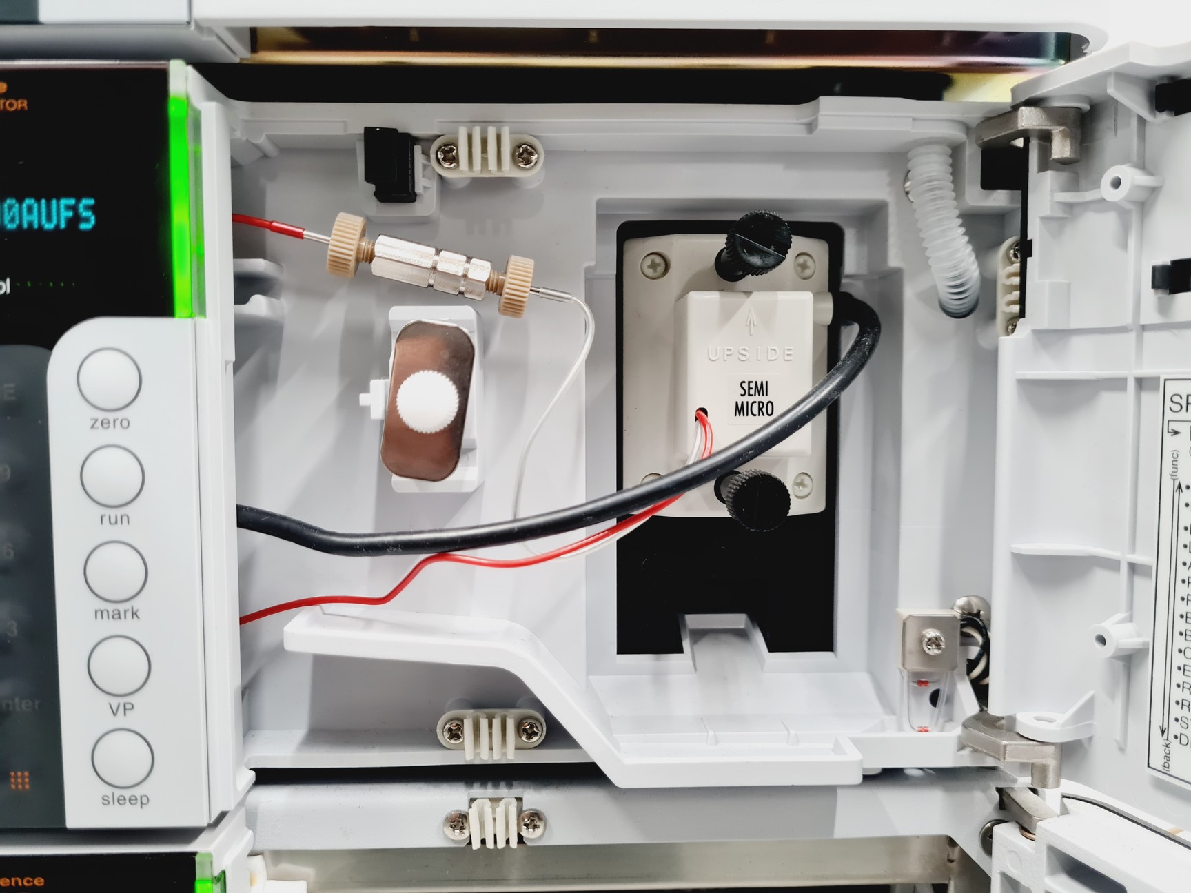 Image of Shimadzu UFLC XR Prominence System with AB MDS SCIEX API 4000 LC/MS/MS