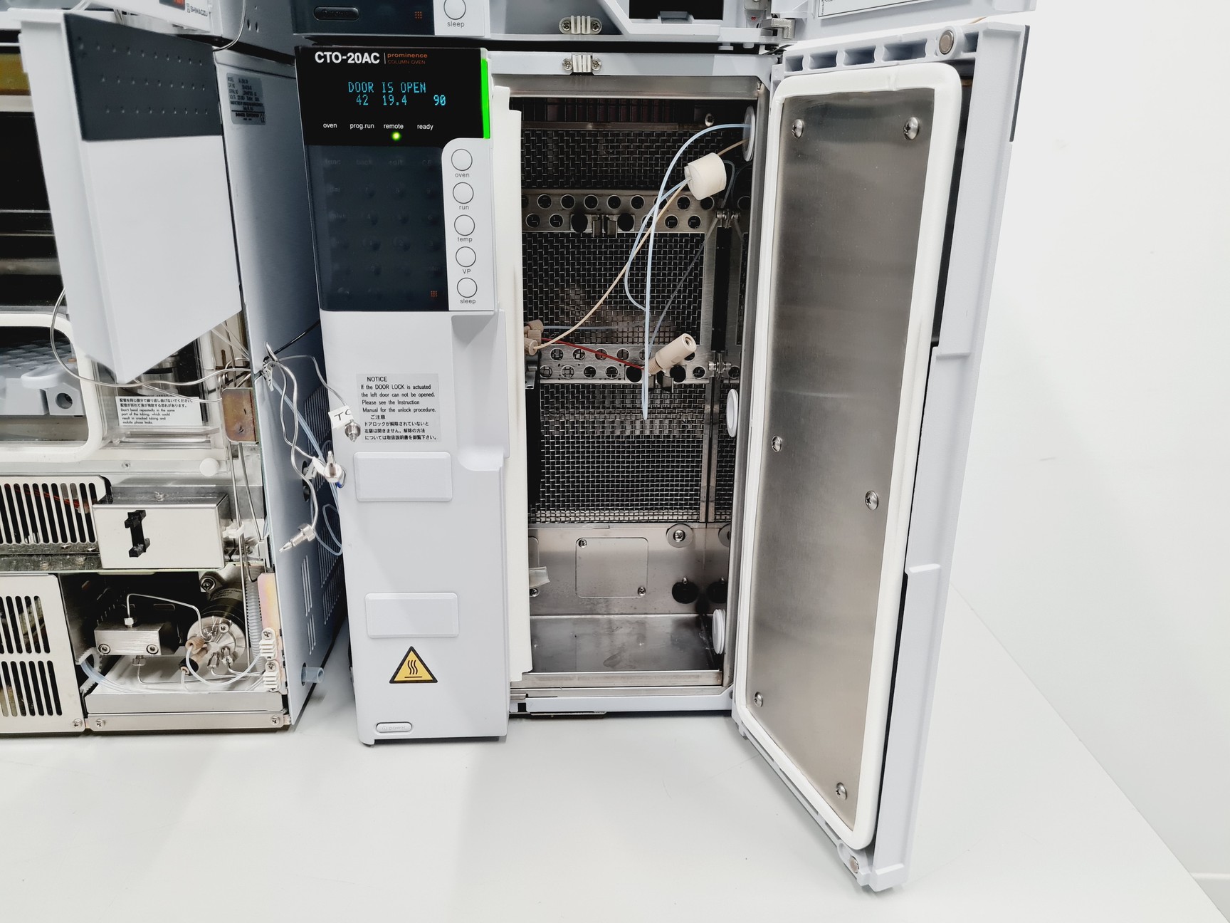Image of Shimadzu UFLC XR Prominence System with AB MDS SCIEX API 4000 LC/MS/MS