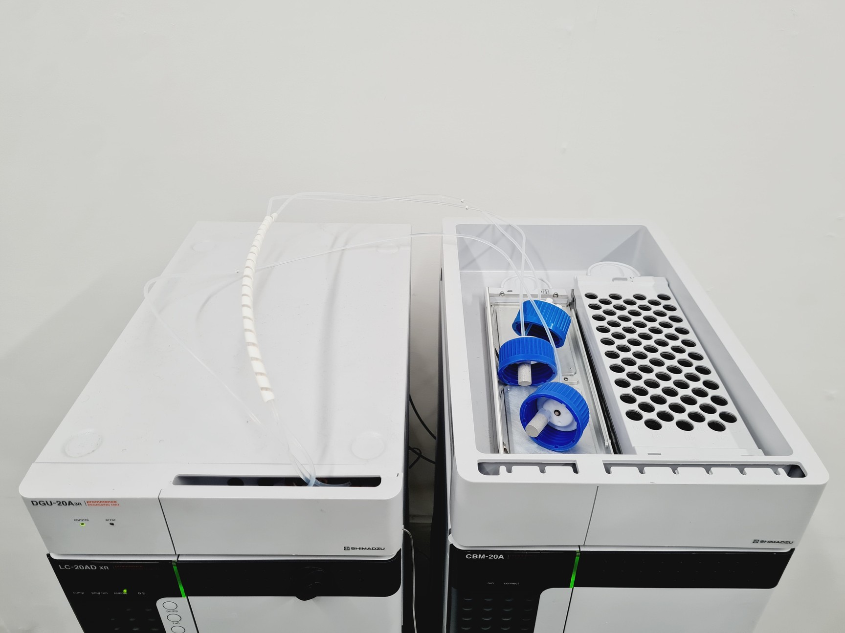 Image of Shimadzu UFLC XR Prominence System with AB MDS SCIEX API 4000 LC/MS/MS